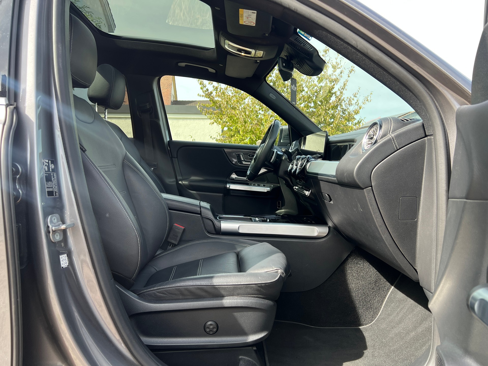 MERCEDES-BENZ GLB 220 d 4Matic AMG Line 8G-Tronic-image-9