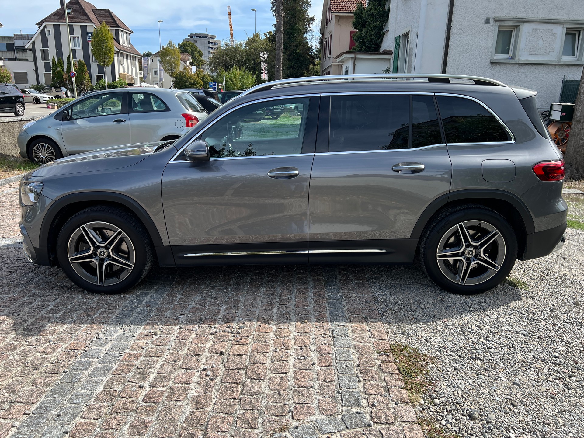 MERCEDES-BENZ GLB 220 d 4Matic AMG Line 8G-Tronic-image-6