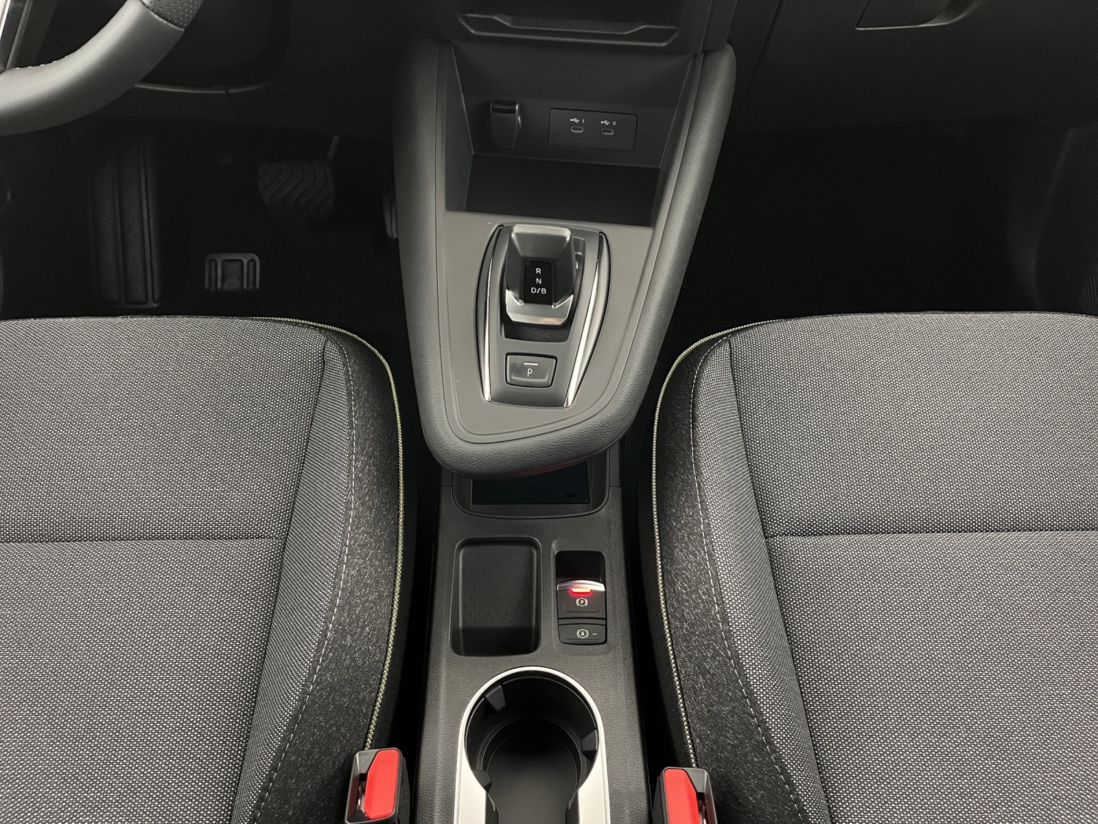 RENAULT Captur 1.8 E-Tech techno-image-13