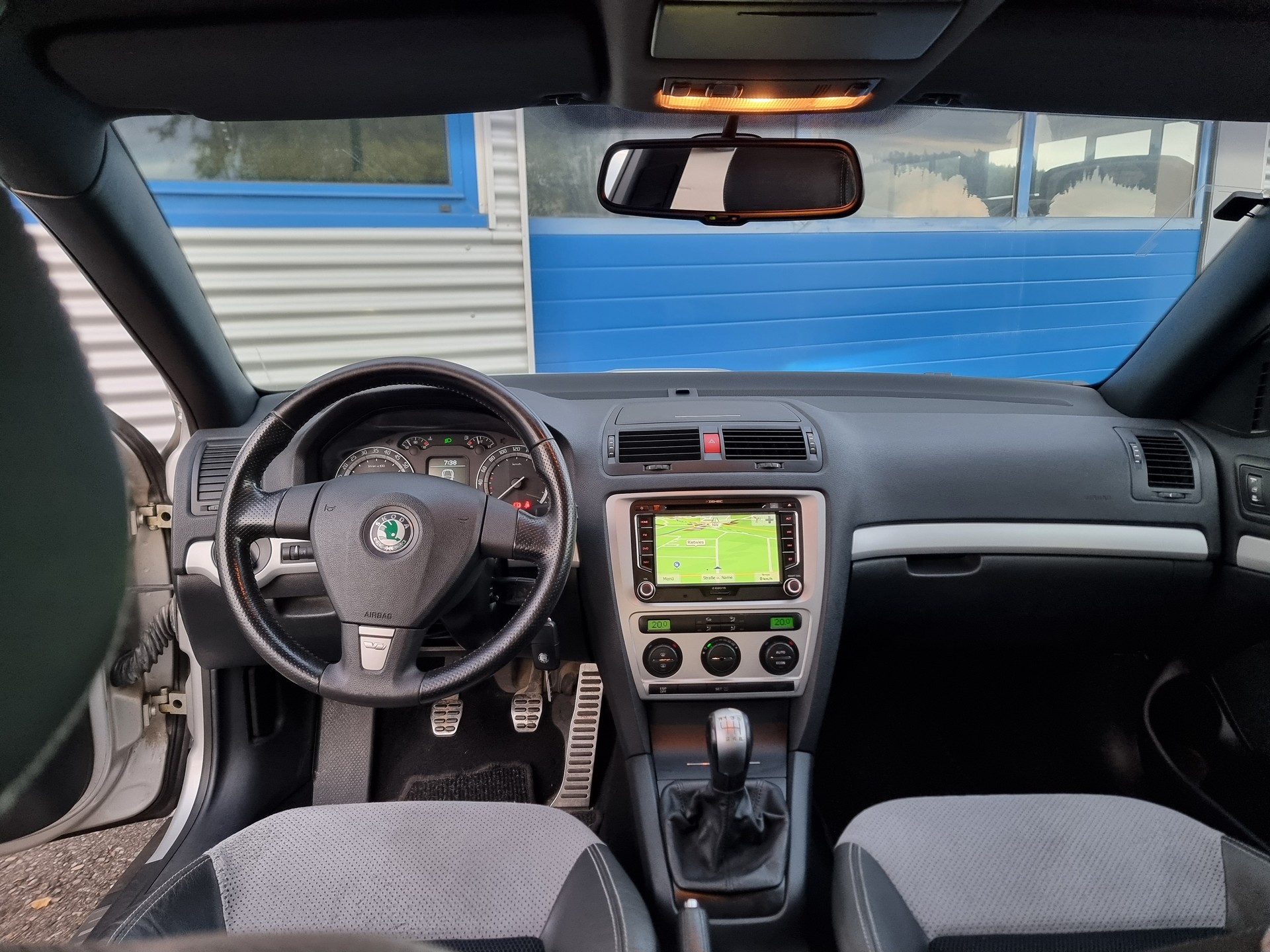 SKODA Octavia 2.0 TFSI RS-image-3