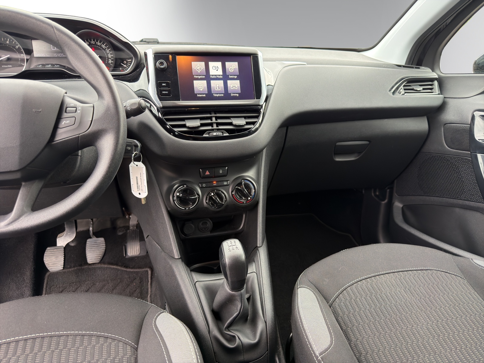 PEUGEOT 208 1.2 PureTech Active-image-9
