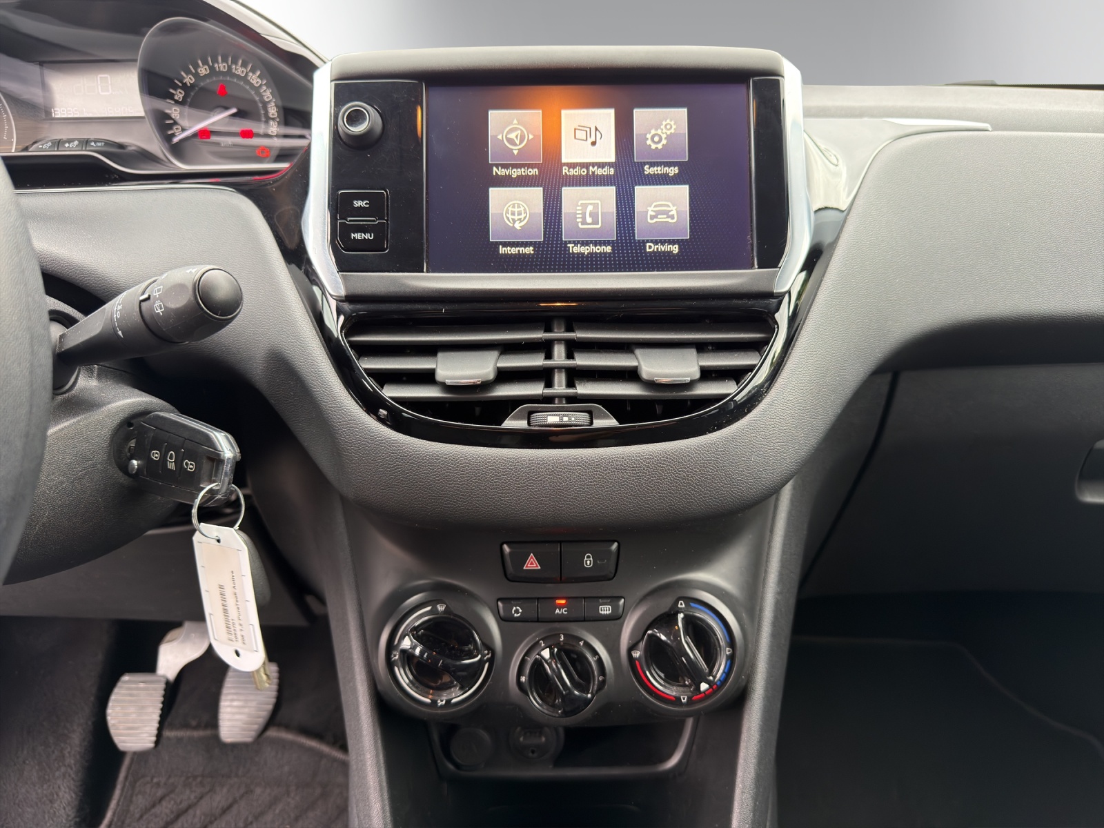 PEUGEOT 208 1.2 PureTech Active-image-10