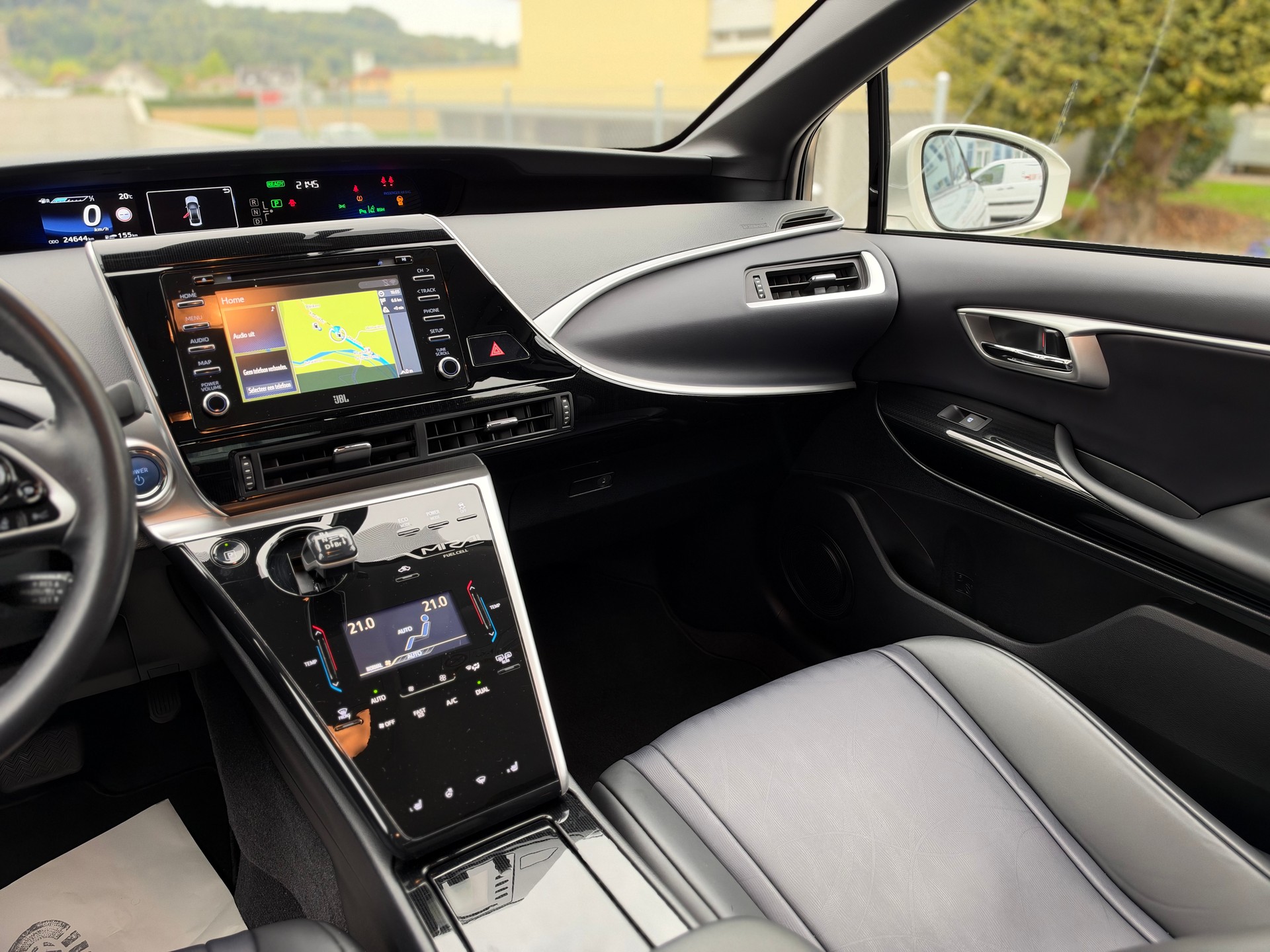 TOYOTA Mirai Fuel cell Premium-image-13