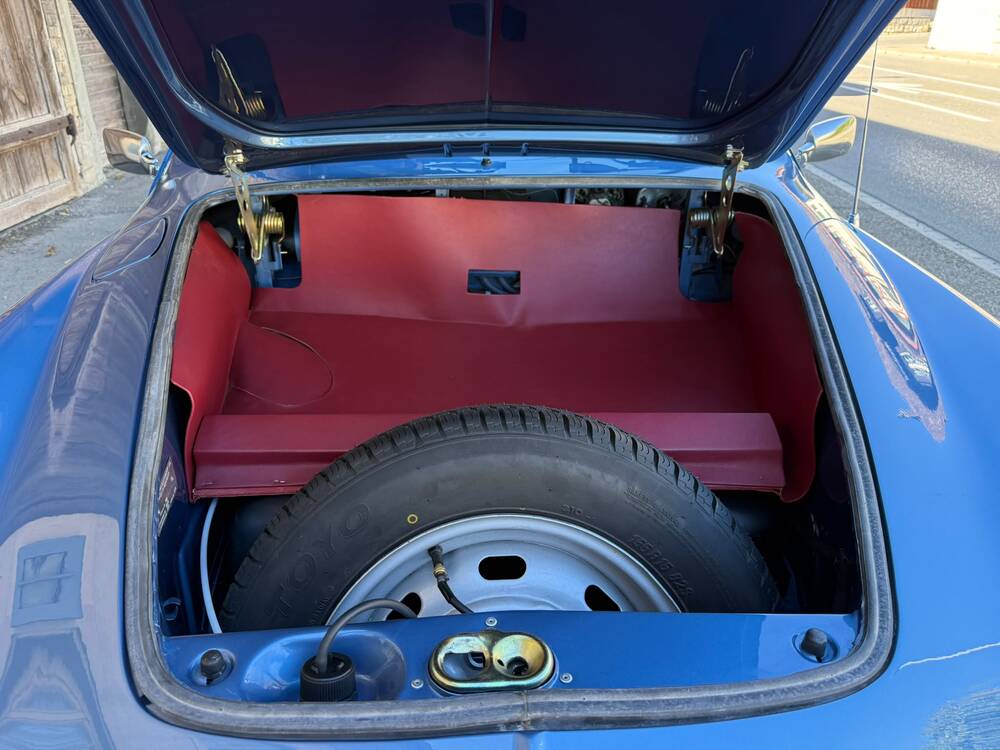 VW Karmann Ghia-image-10
