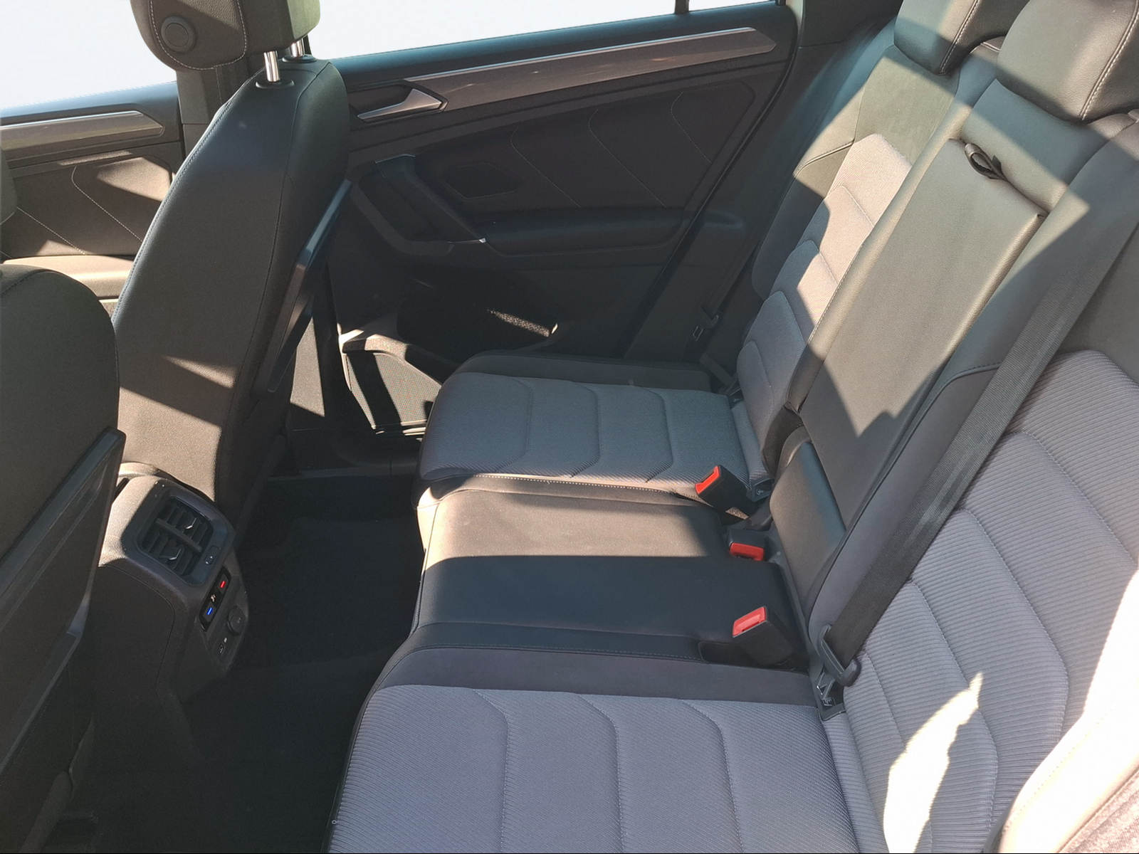 VW Tiguan 2.0 TDI SCR Highline 4Motion DSG-image-13