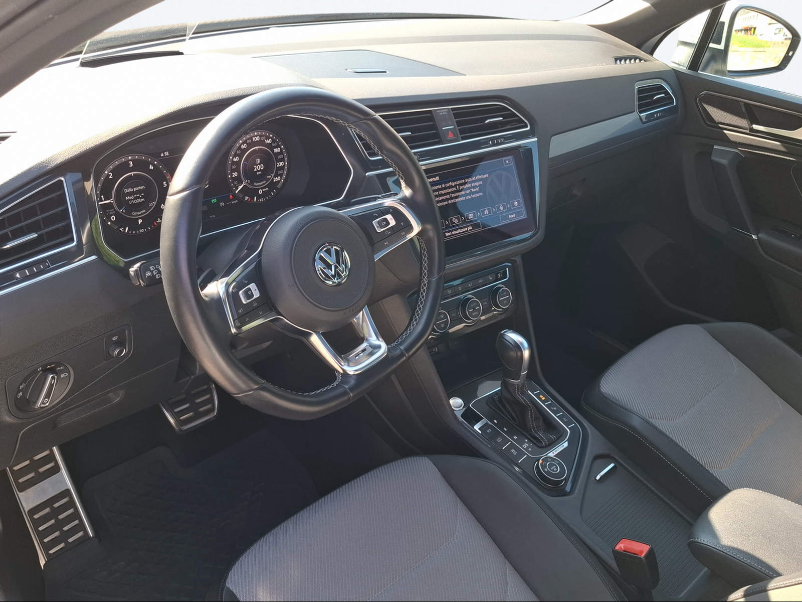 VW Tiguan 2.0 TDI SCR Highline 4Motion DSG-image-10