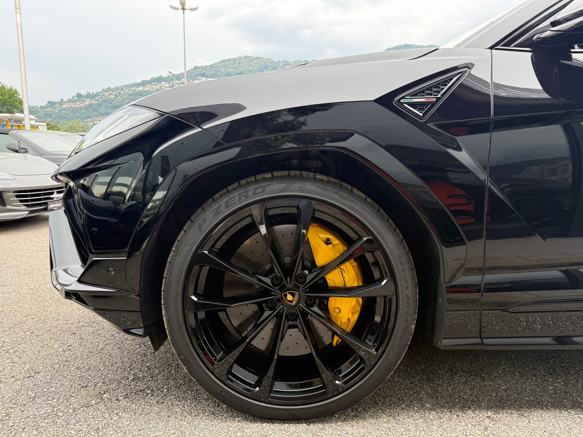 LAMBORGHINI Urus S-image-18