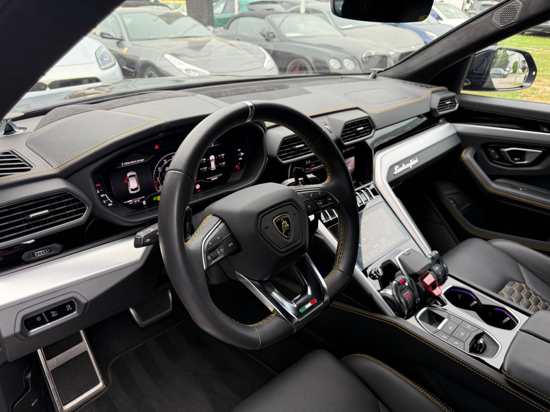 LAMBORGHINI Urus S-image-13