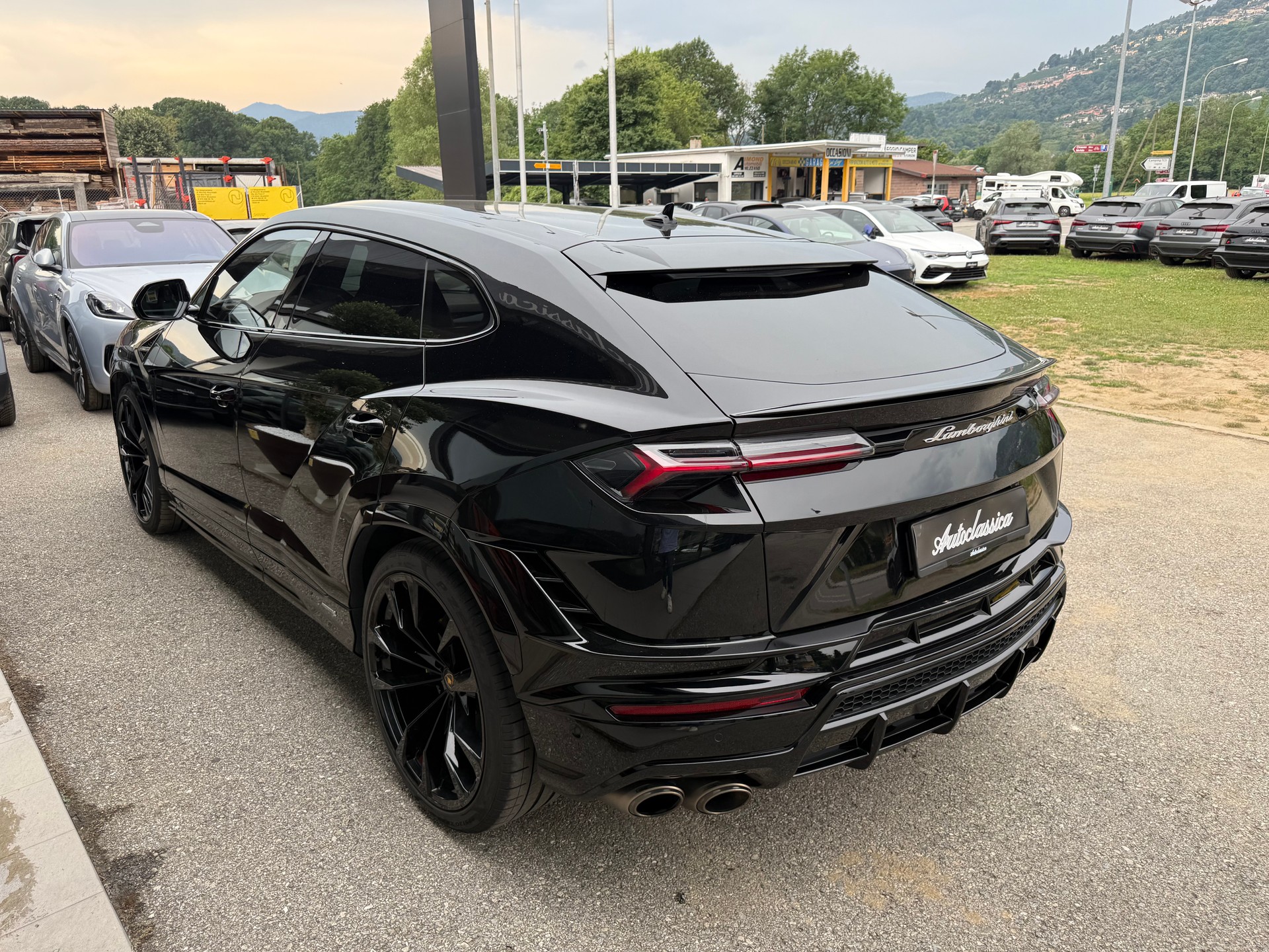 LAMBORGHINI Urus S-image-6