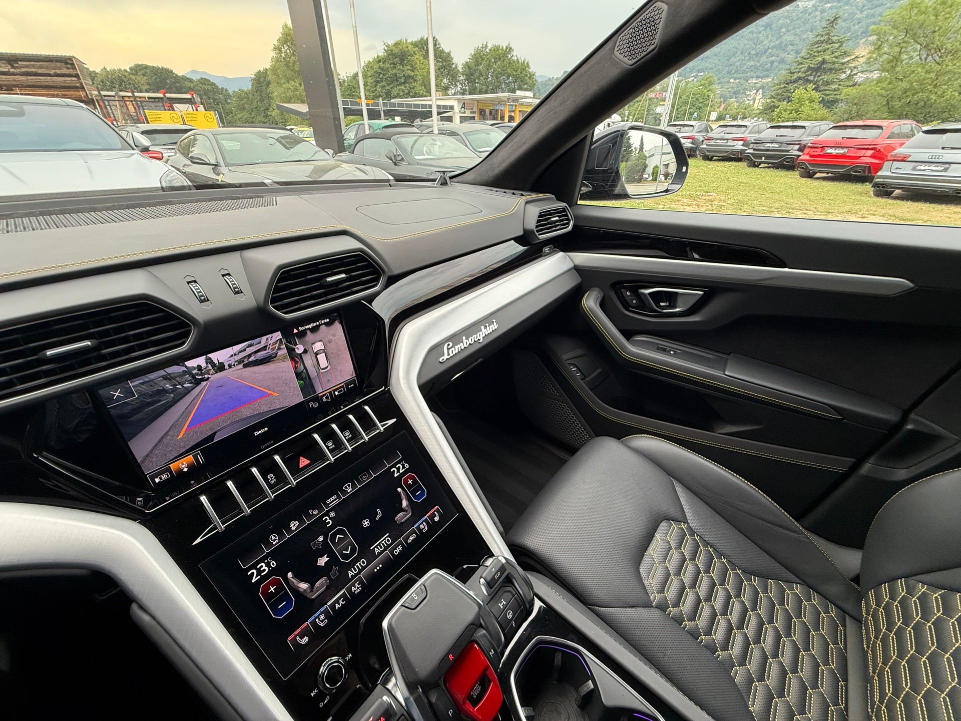 LAMBORGHINI Urus S-image-15