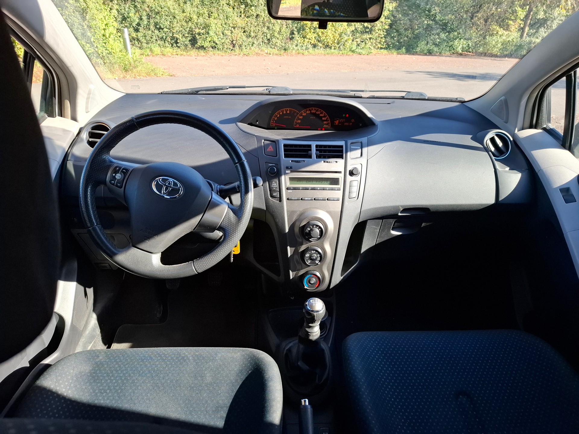 TOYOTA Yaris 1.33 Linea Terra-image-8