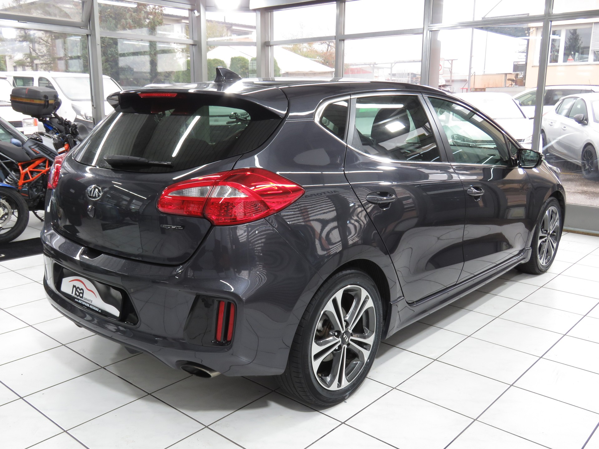 KIA Cee'd 1.0 T-GDi GT Line-showroom-element-3