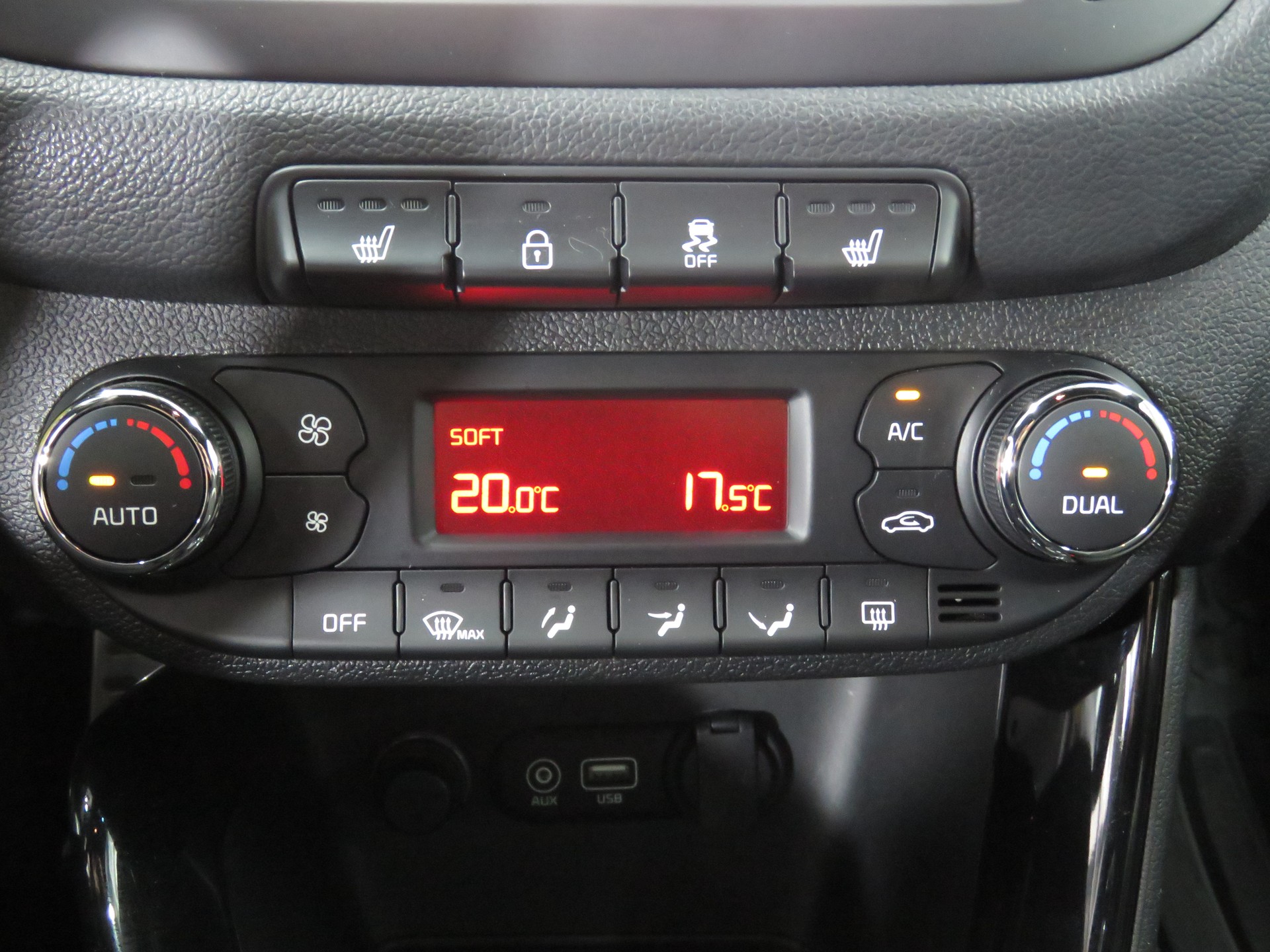 KIA Cee'd 1.0 T-GDi GT Line-image-16