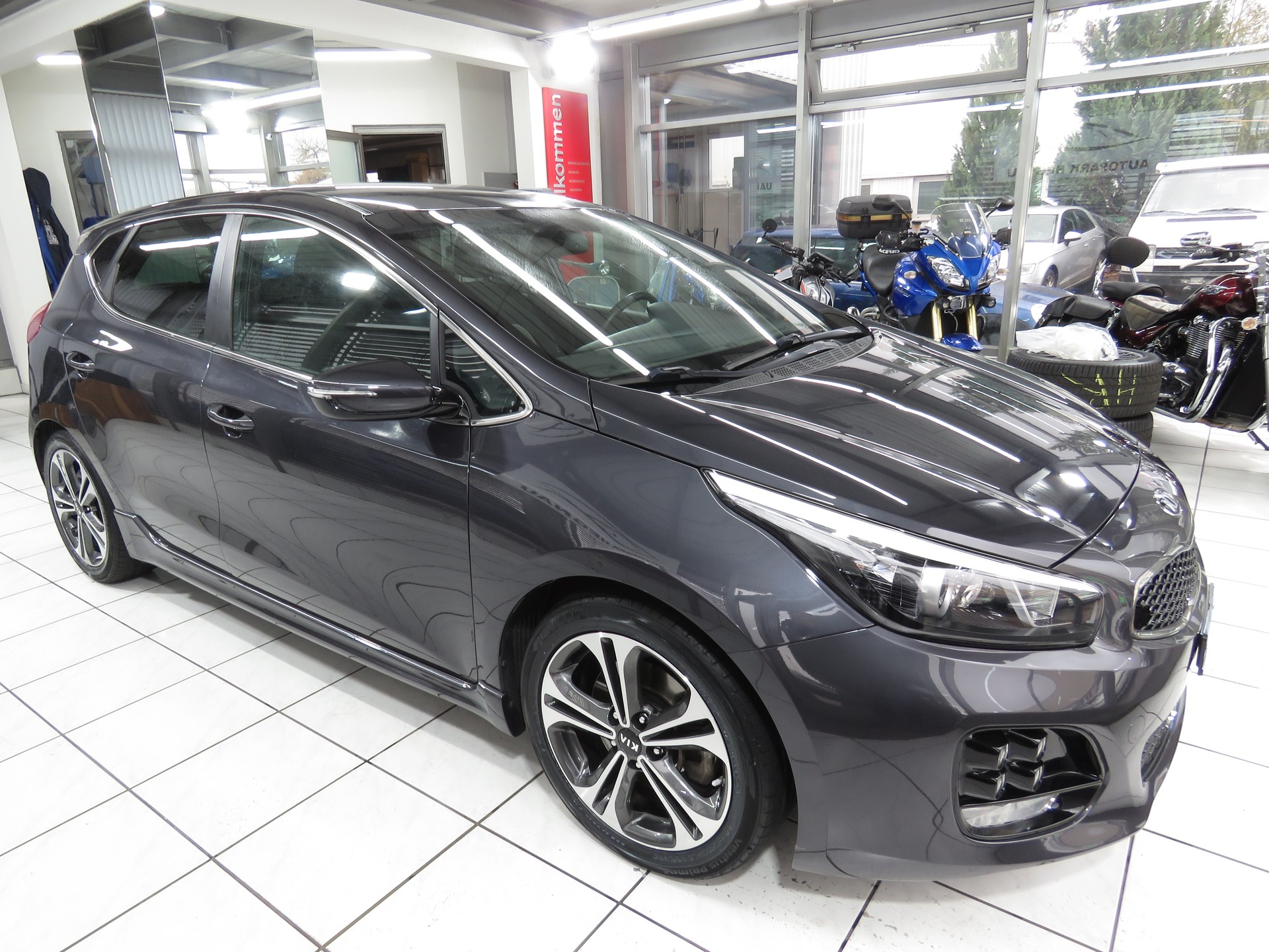 KIA Cee'd 1.0 T-GDi GT Line-showroom-element-2