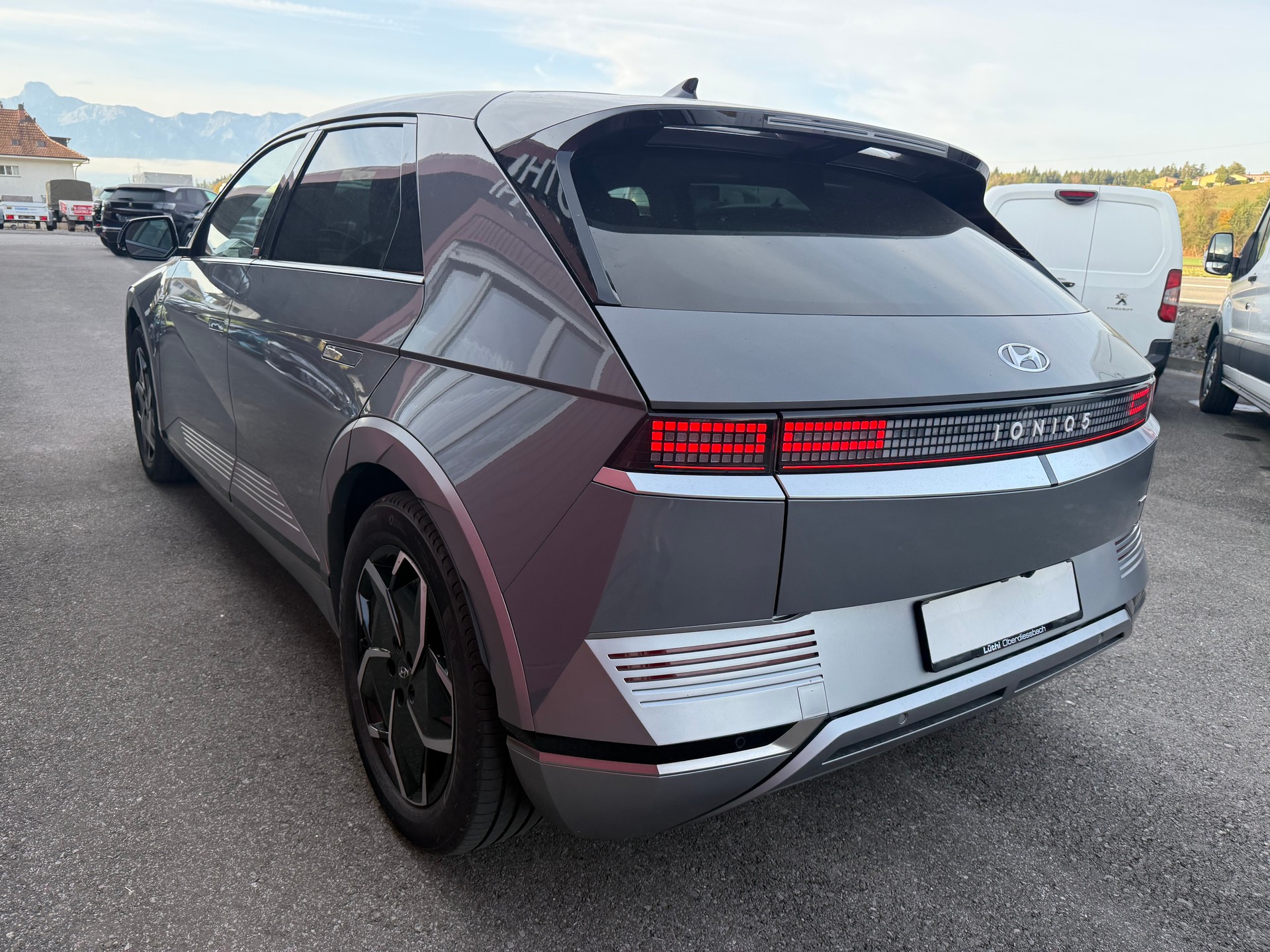 HYUNDAI Ioniq 5 72kWh Amplia 4WD-image-1