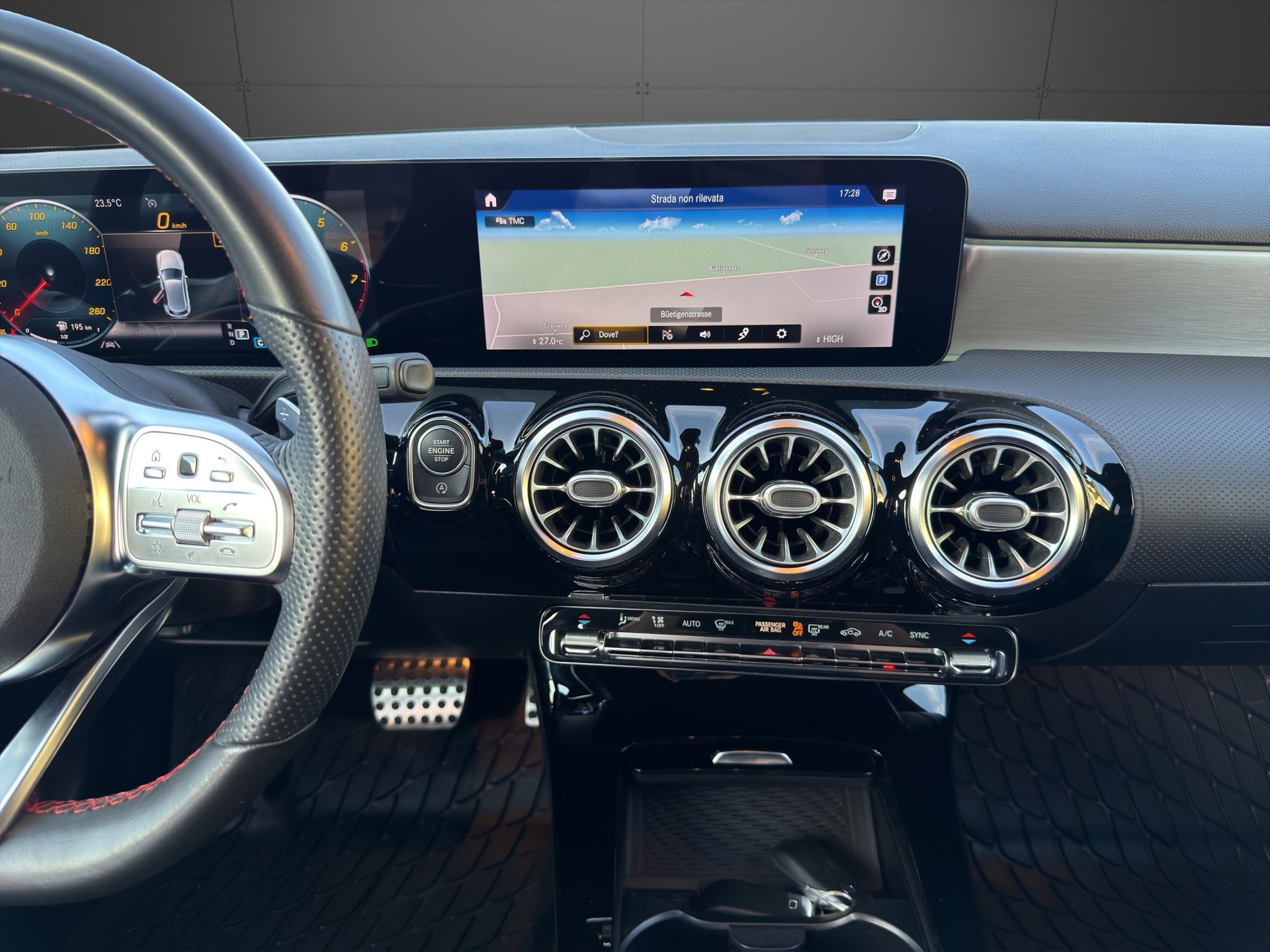 MERCEDES-BENZ A 200 AMG Line 7G-DCT-image-15