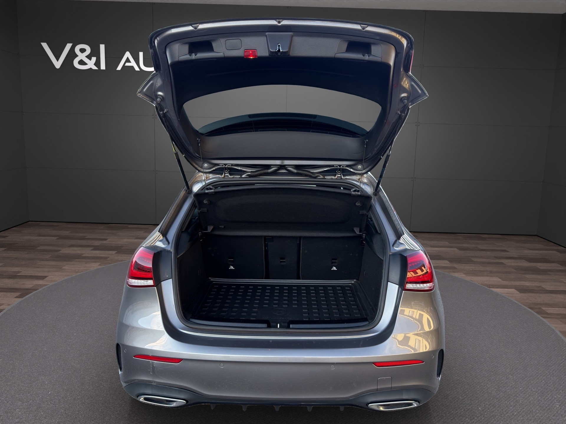 MERCEDES-BENZ A 200 AMG Line 7G-DCT-image-23