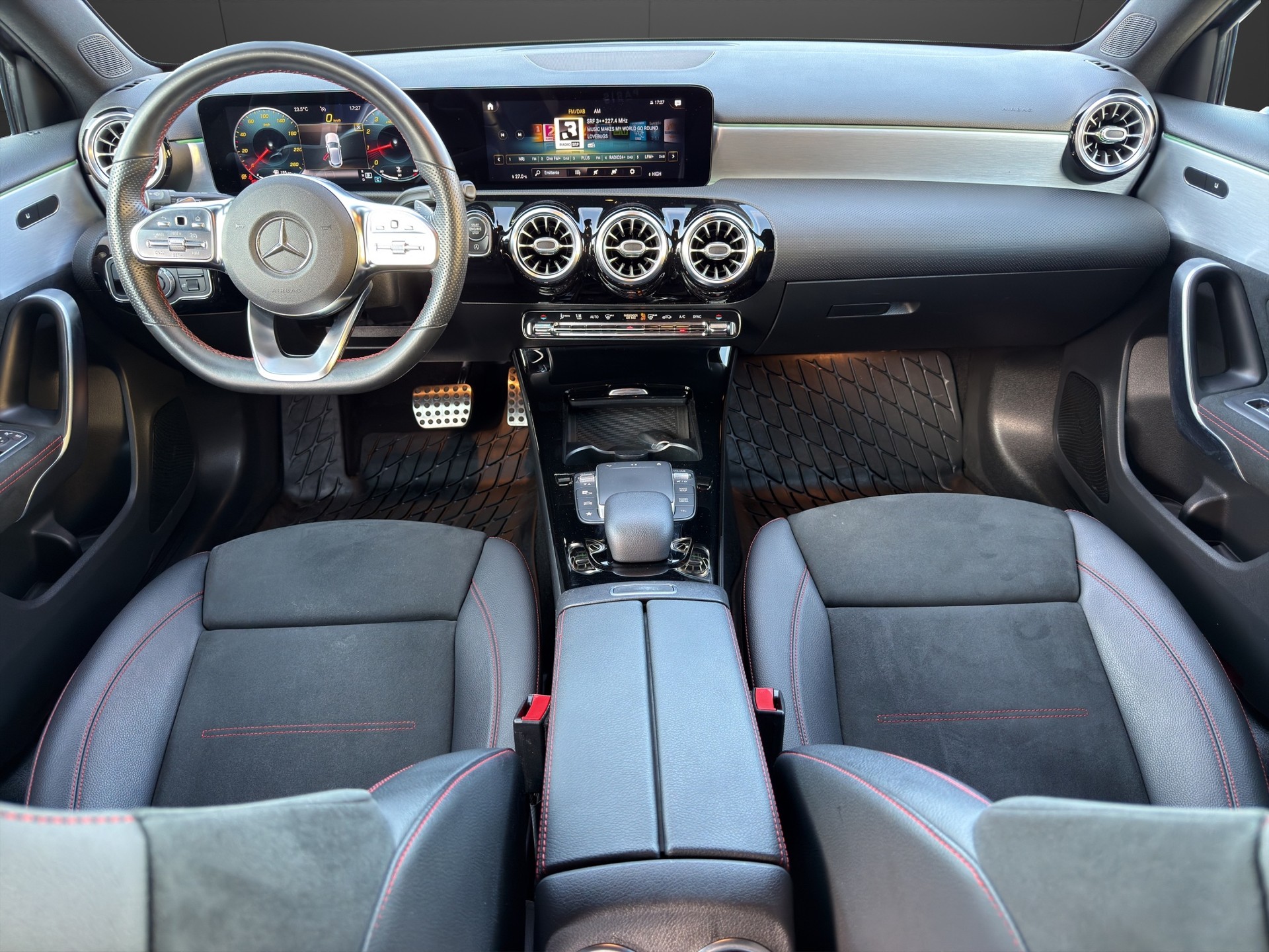 MERCEDES-BENZ A 200 AMG Line 7G-DCT-image-10
