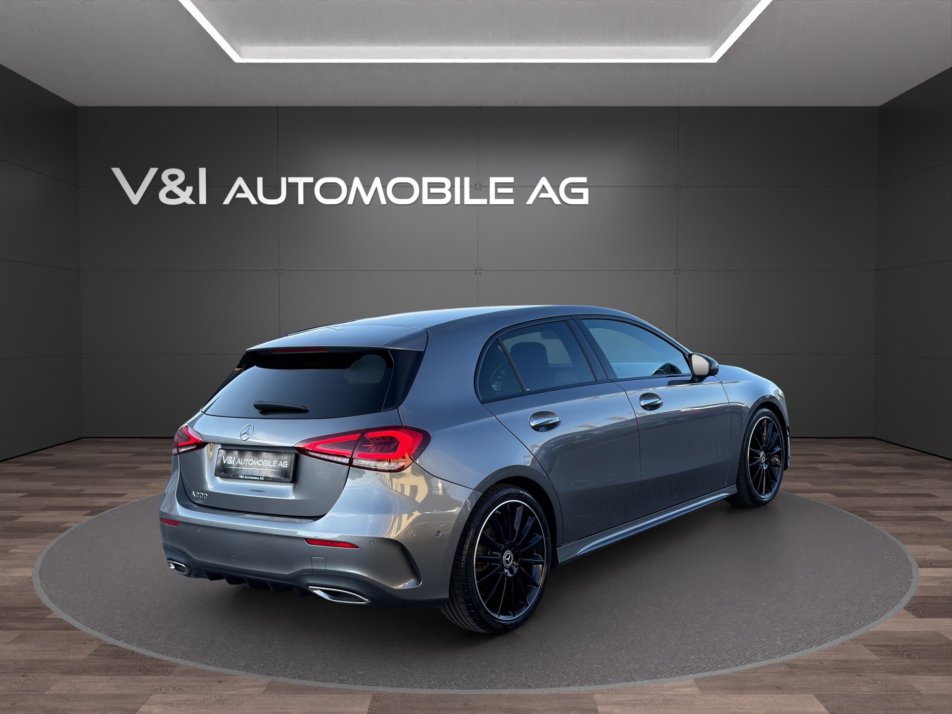MERCEDES-BENZ A 200 AMG Line 7G-DCT-image-4