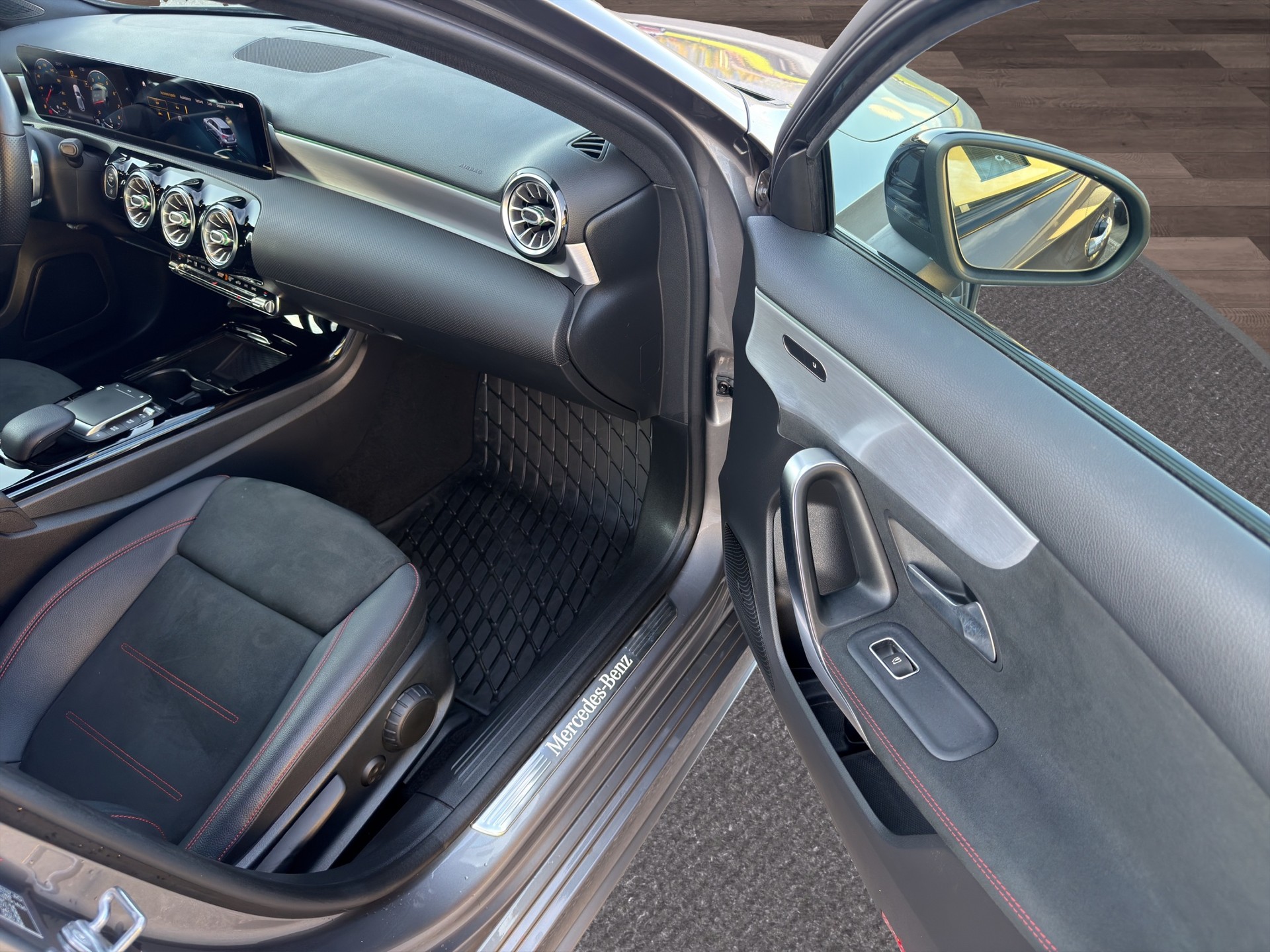MERCEDES-BENZ A 200 AMG Line 7G-DCT-image-20
