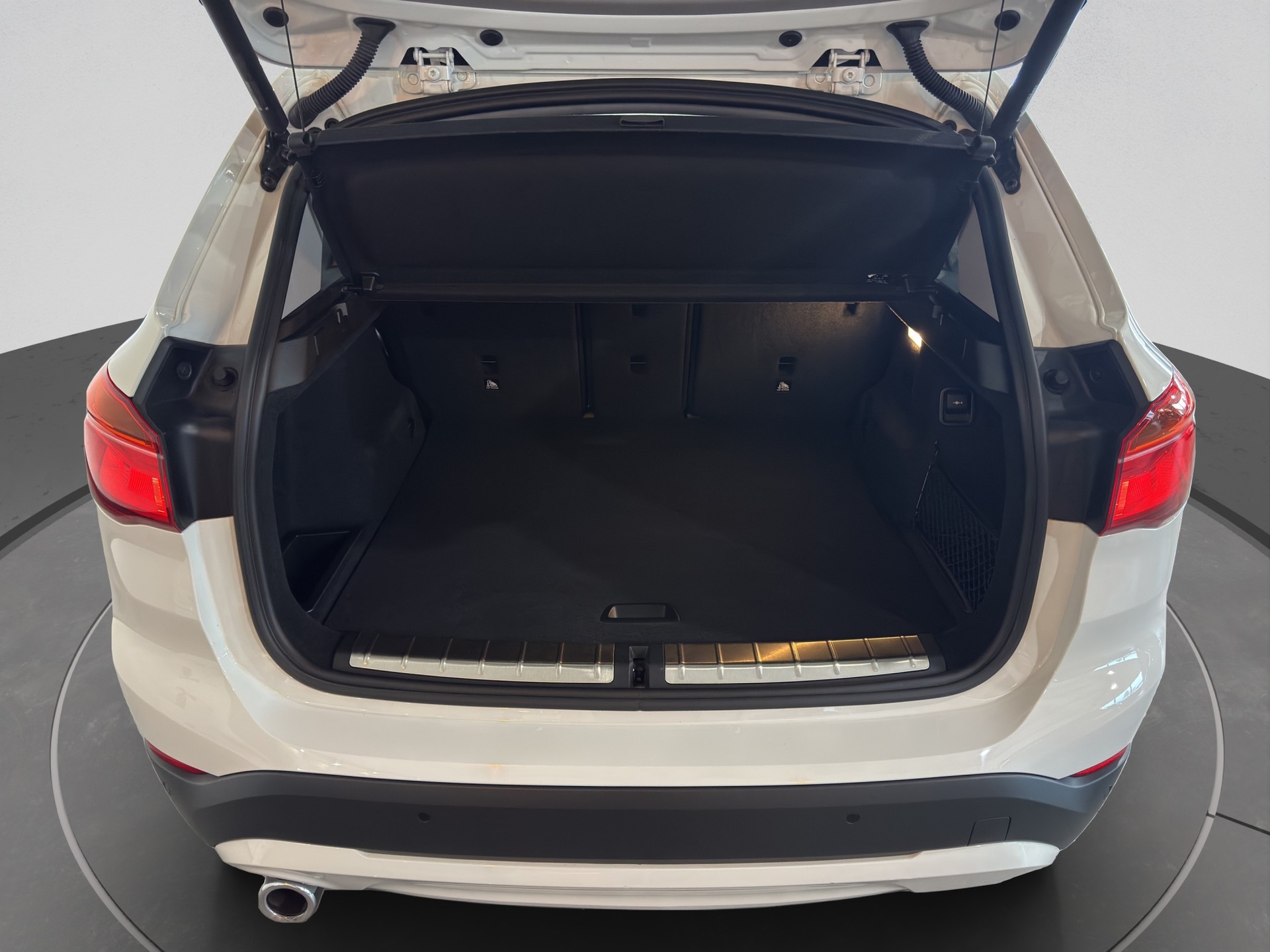 BMW X1 xDrive 25e Steptronic-image-13