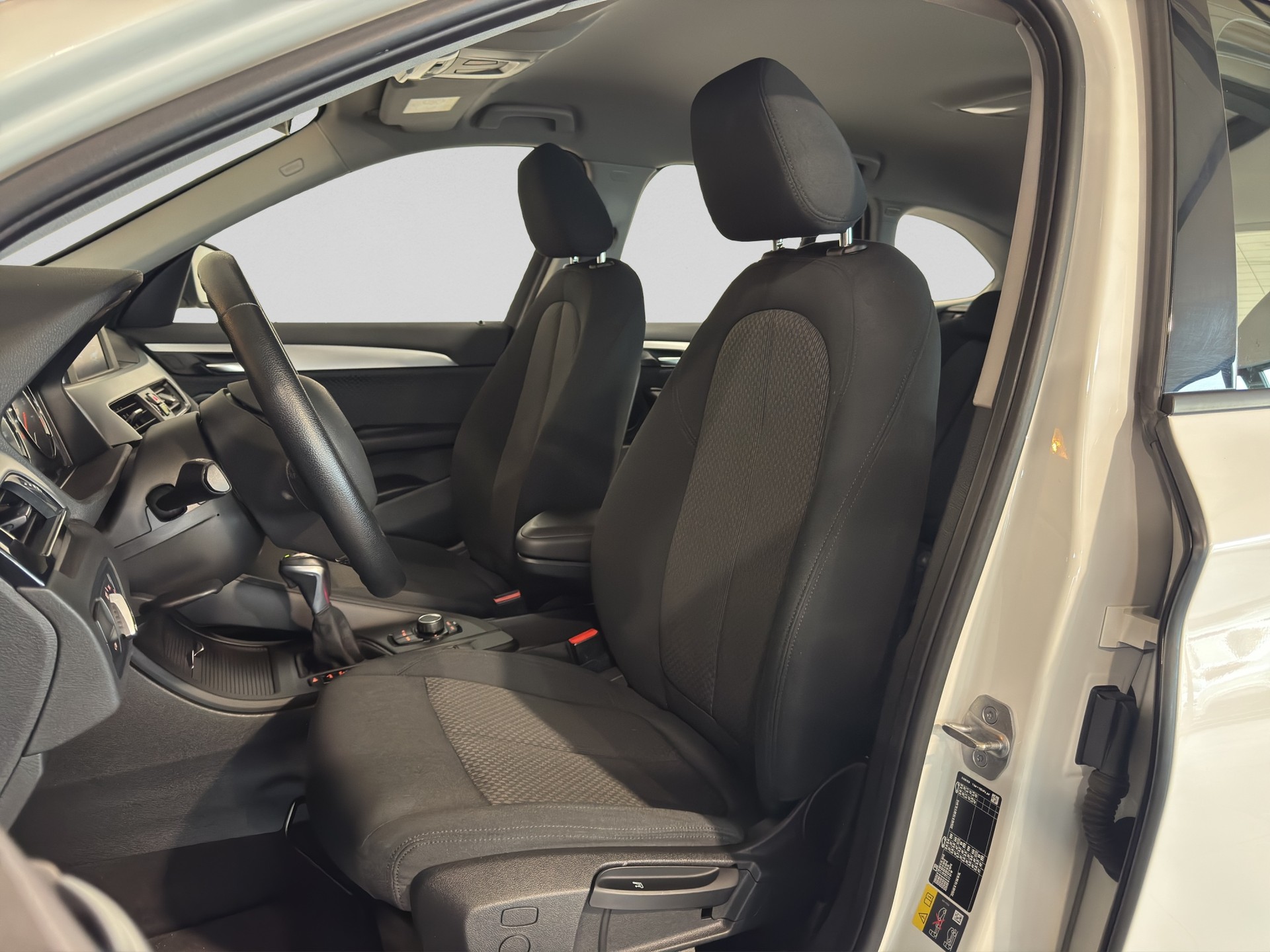 BMW X1 xDrive 25e Steptronic-image-5