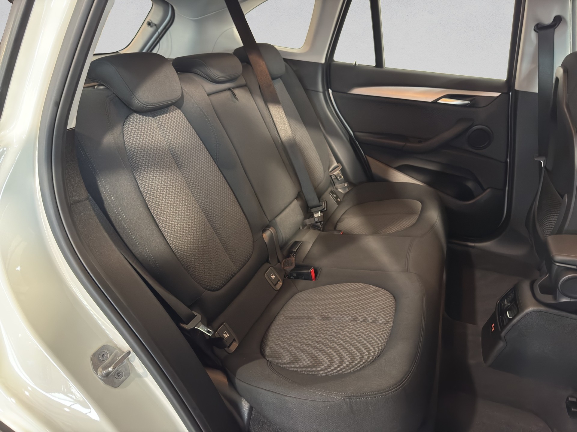 BMW X1 xDrive 25e Steptronic-image-14