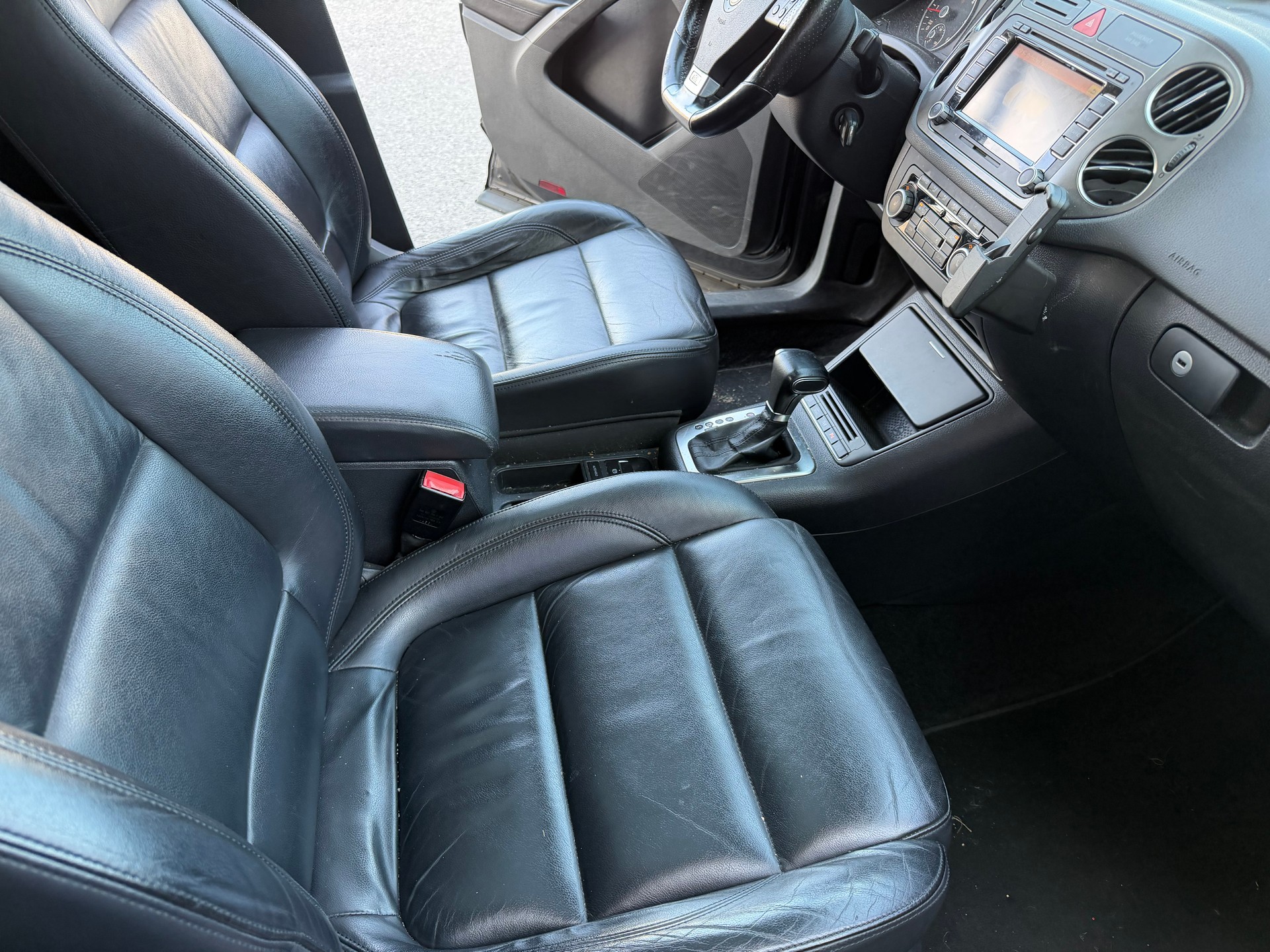 VW Tiguan 2.0 TDI Sport&Style Tiptronic-image-10