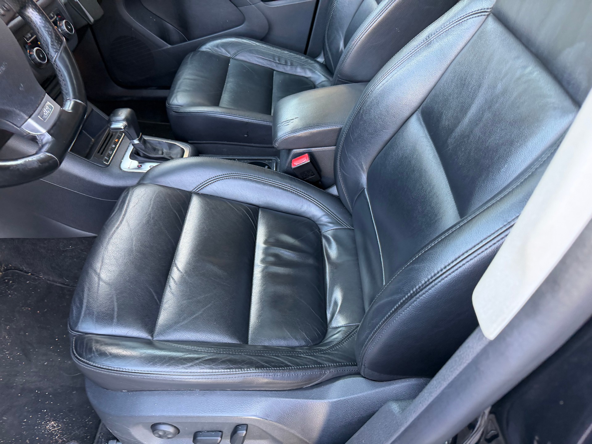 VW Tiguan 2.0 TDI Sport&Style Tiptronic-image-6