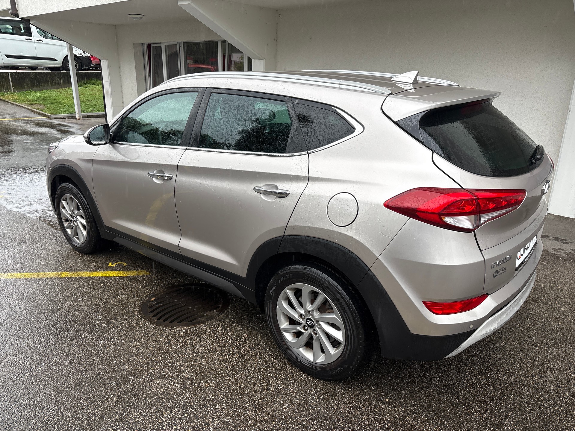 HYUNDAI Tucson 2.0 CRDI Vertex 4WD Automatic-image-3