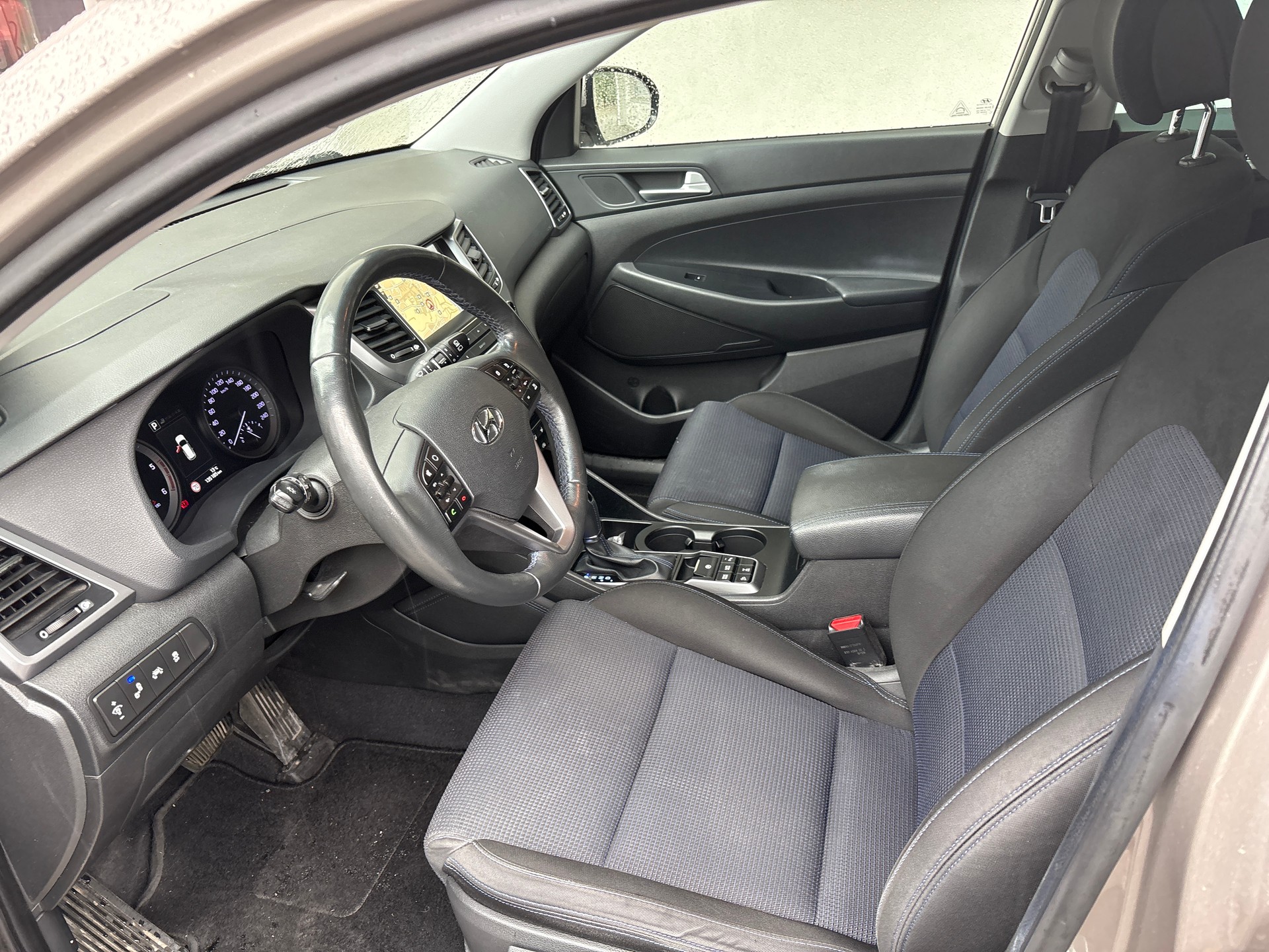 HYUNDAI Tucson 2.0 CRDI Vertex 4WD Automatic-image-6