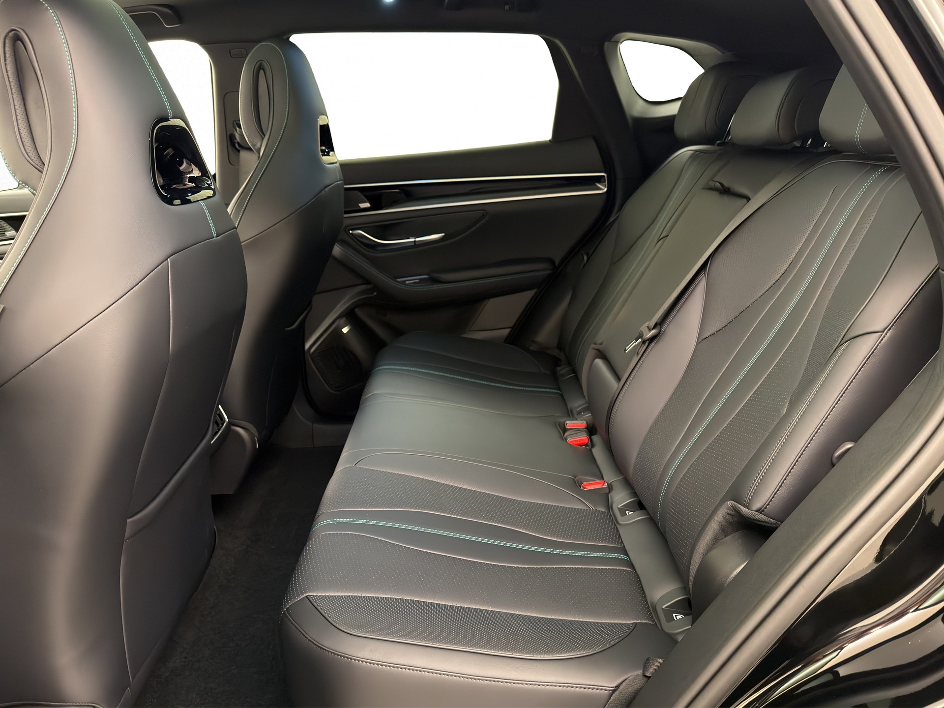 BYD Seal U DM-i Design AWD-image-12