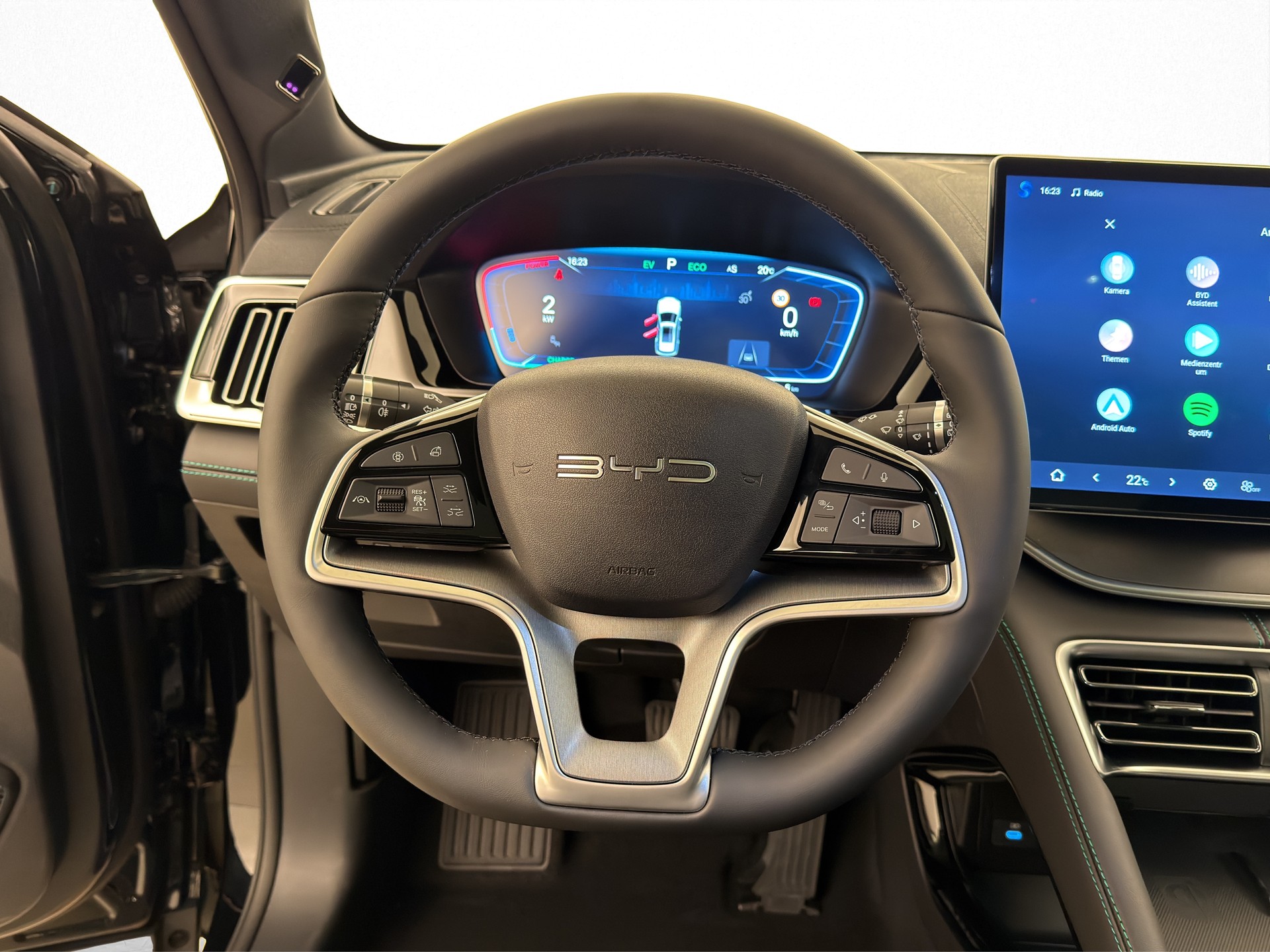 BYD Seal U DM-i Design AWD-image-7