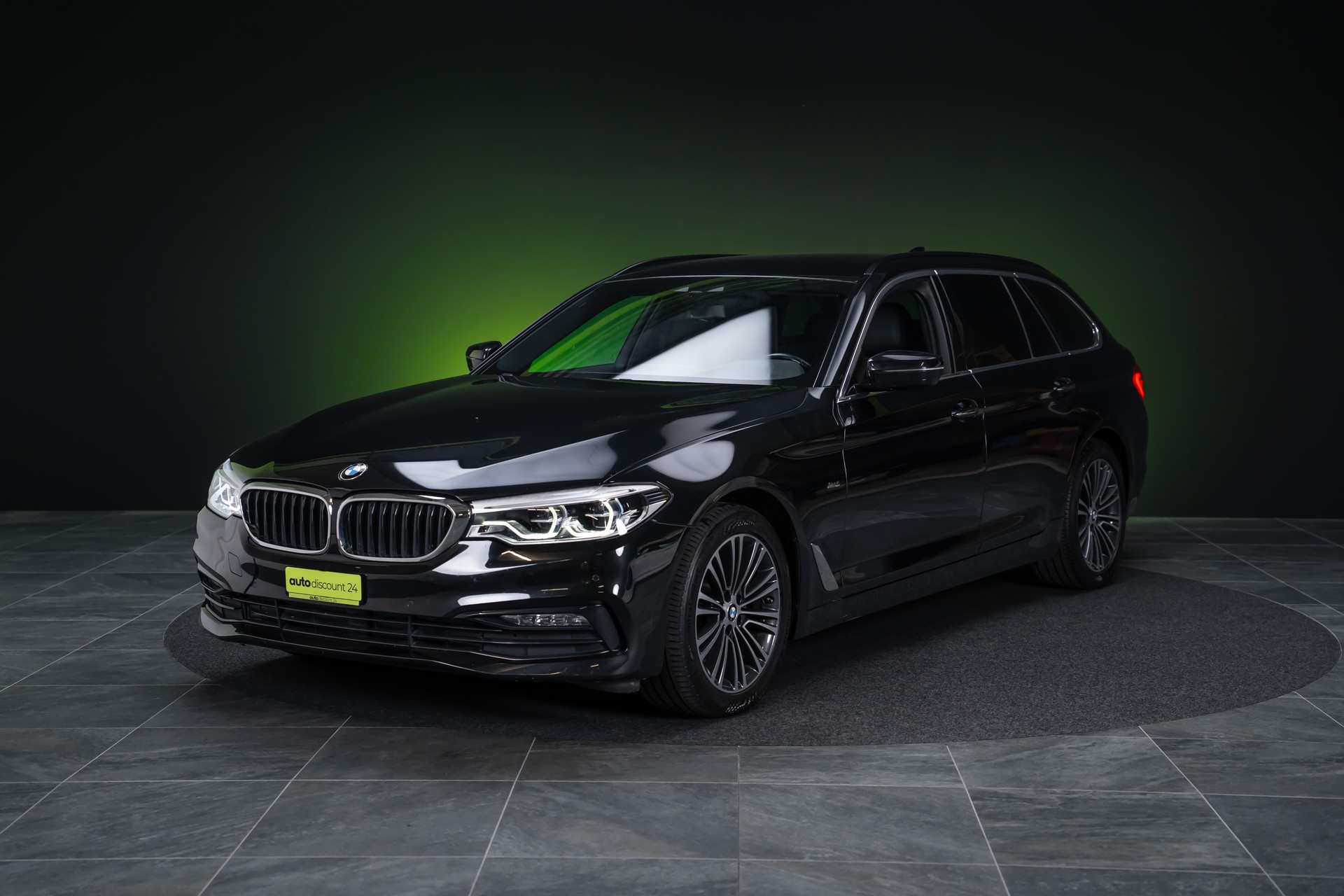 BMW 520d xDrive paddles Touring / CH-Fahrzeug / Rückfahrkamera / HeadUp