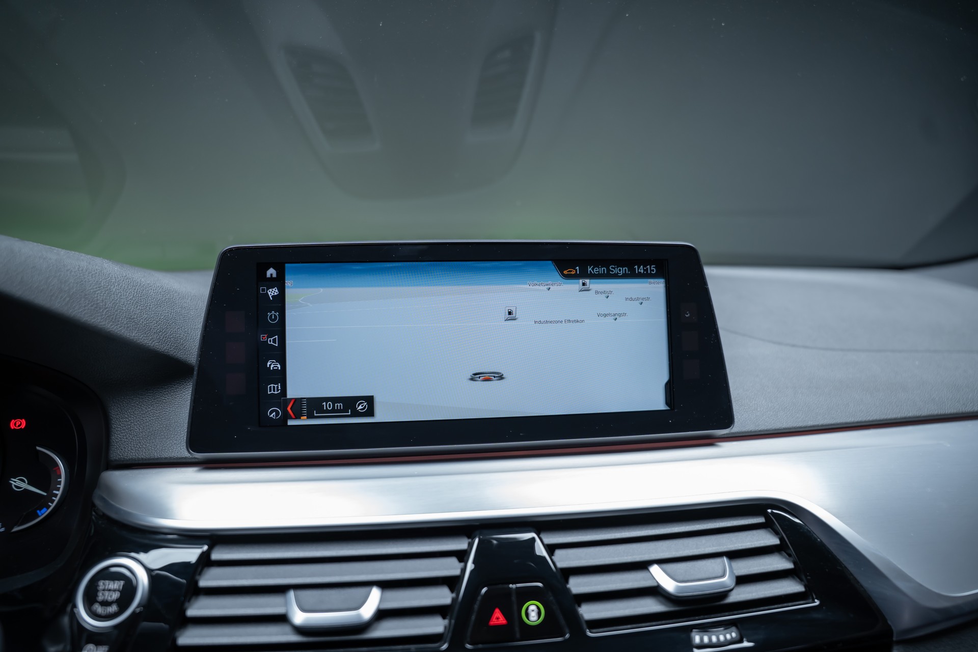 BMW 520d xDrive paddles Touring / CH-Fahrzeug / Rückfahrkamera / HeadUp-image-22