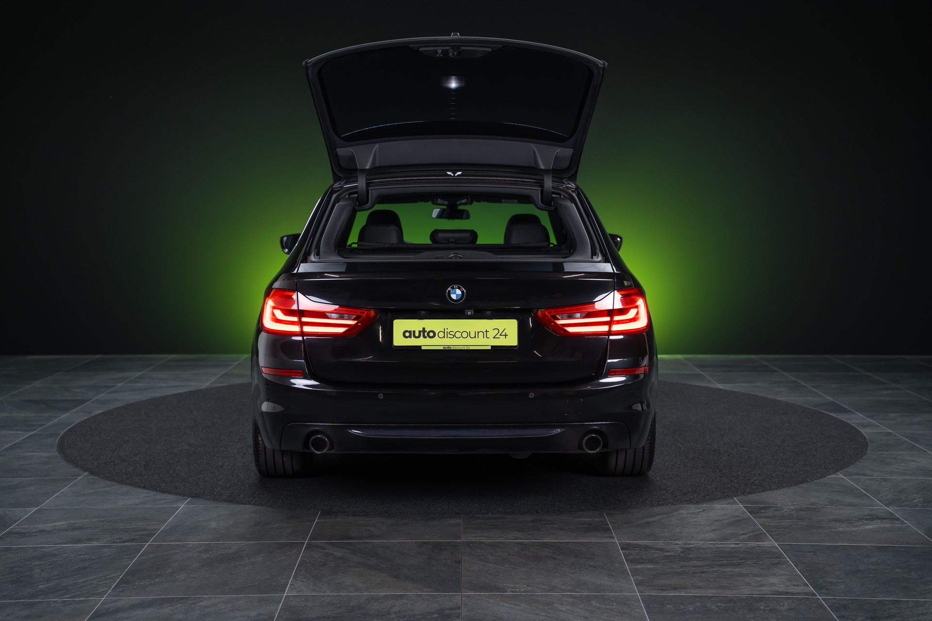BMW 520d xDrive paddles Touring / CH-Fahrzeug / Rückfahrkamera / HeadUp-image-6