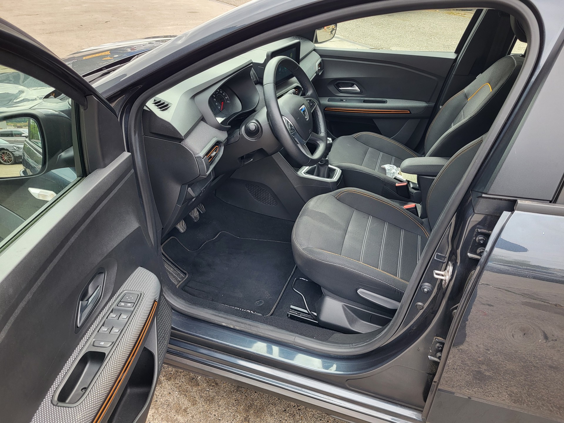 DACIA Sandero Stepway TCe 90 Comfort-image-12