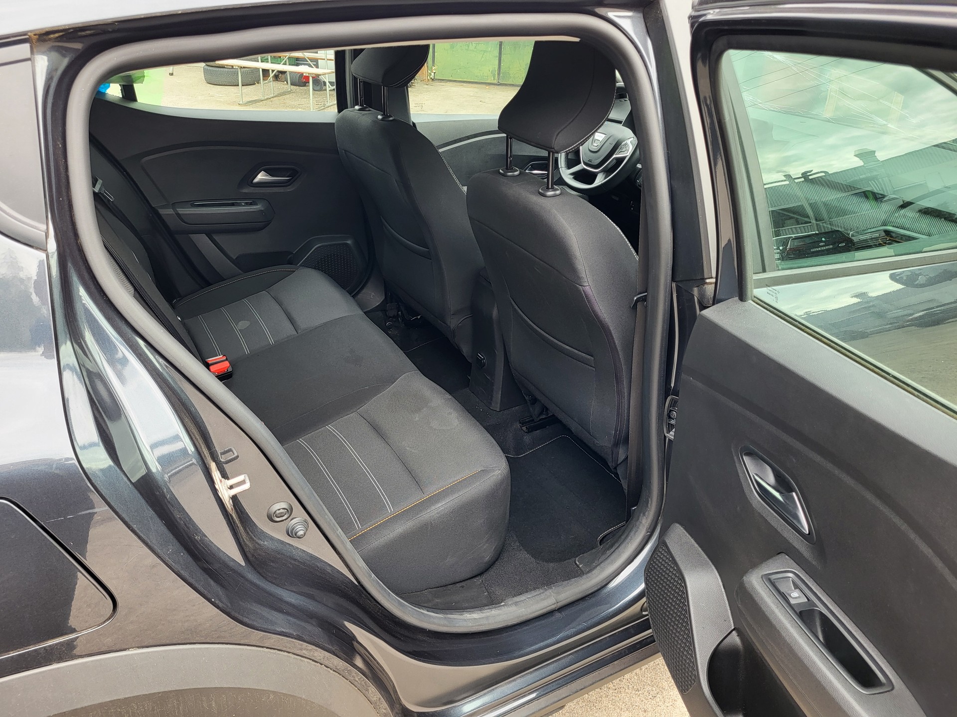 DACIA Sandero Stepway TCe 90 Comfort-image-4