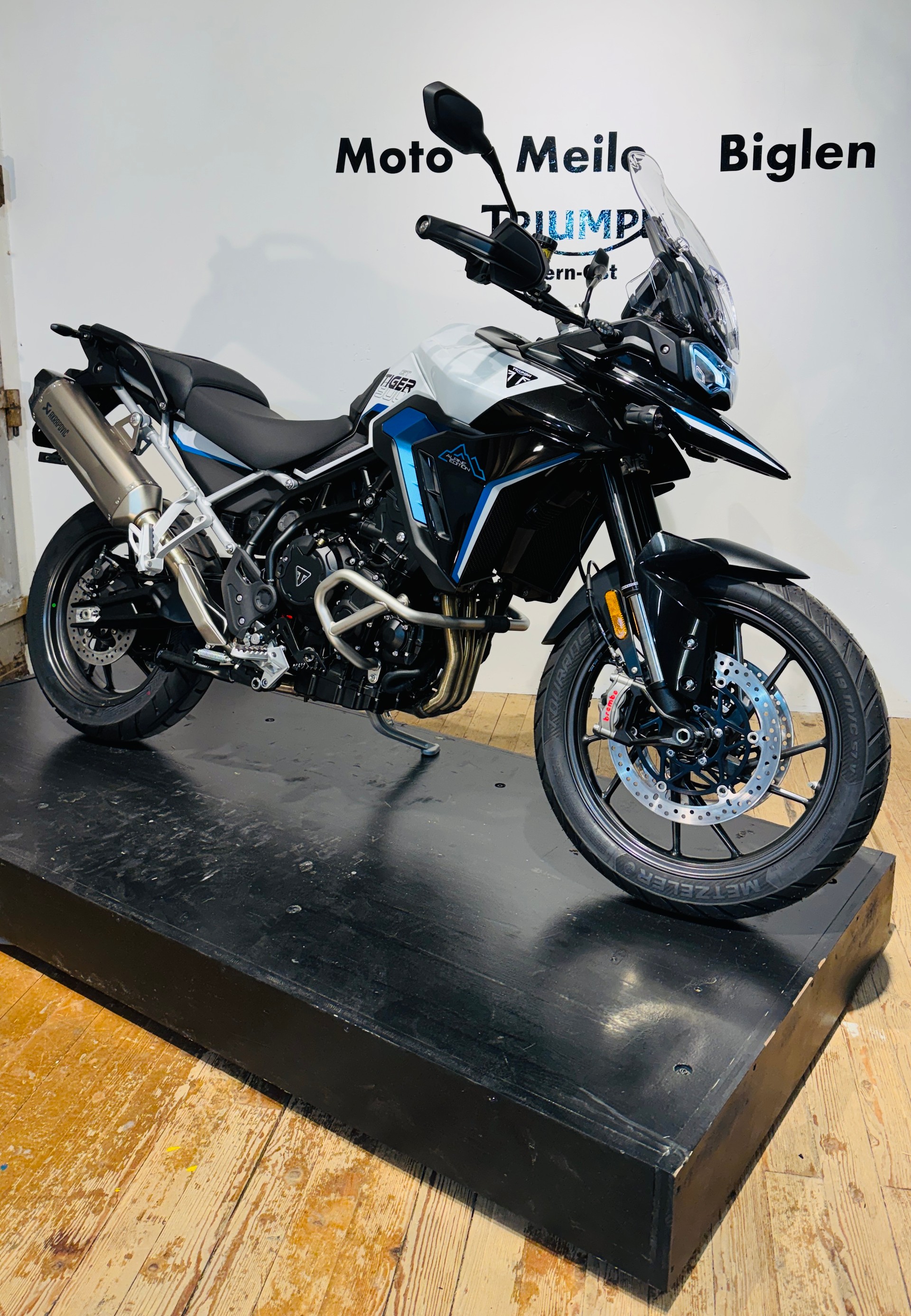 TRIUMPH Tiger 900 Alpine Edition (neu)-showroom-element-3