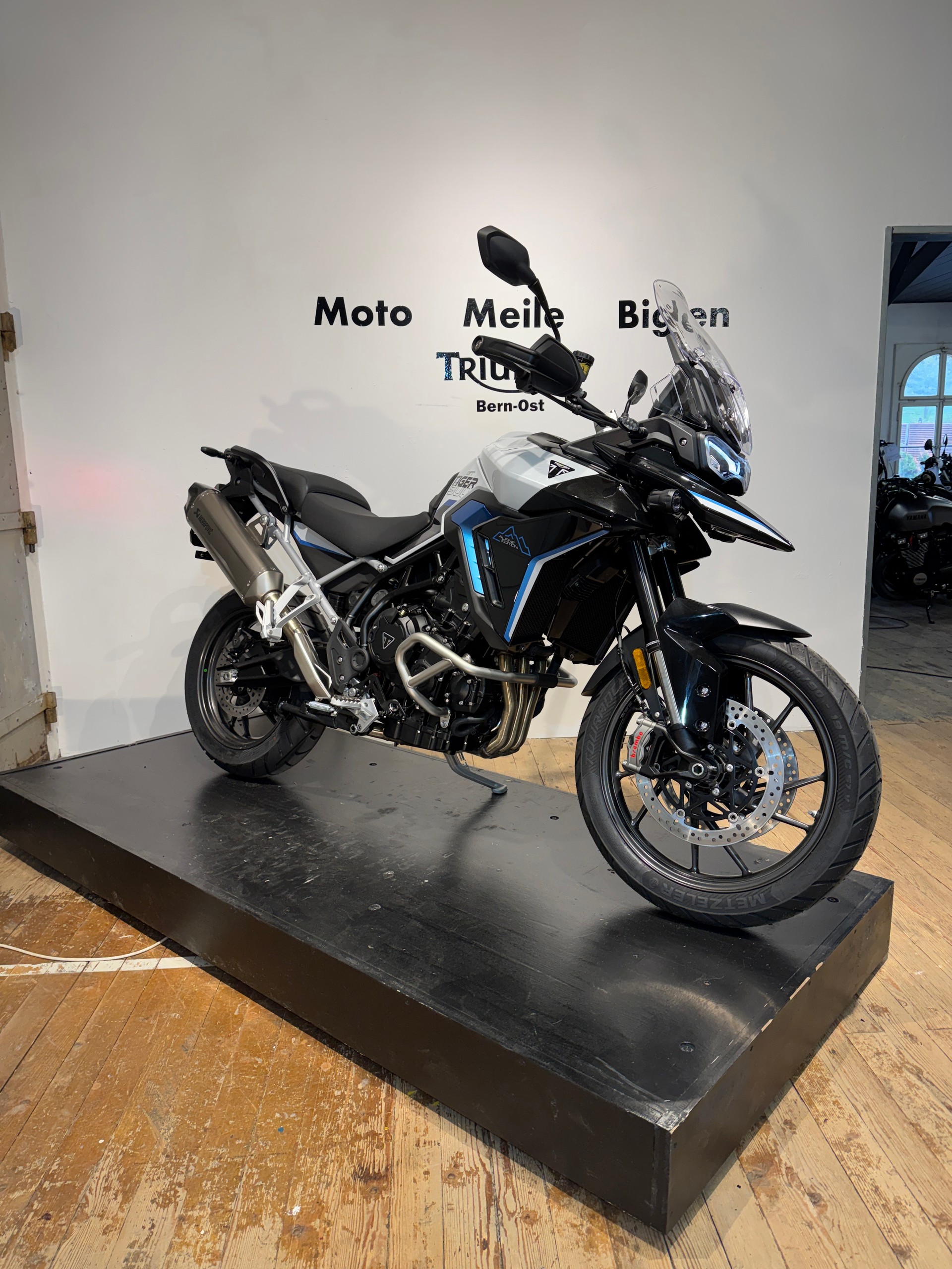 TRIUMPH Tiger 900 Alpine Edition (neu)-showroom-element-2