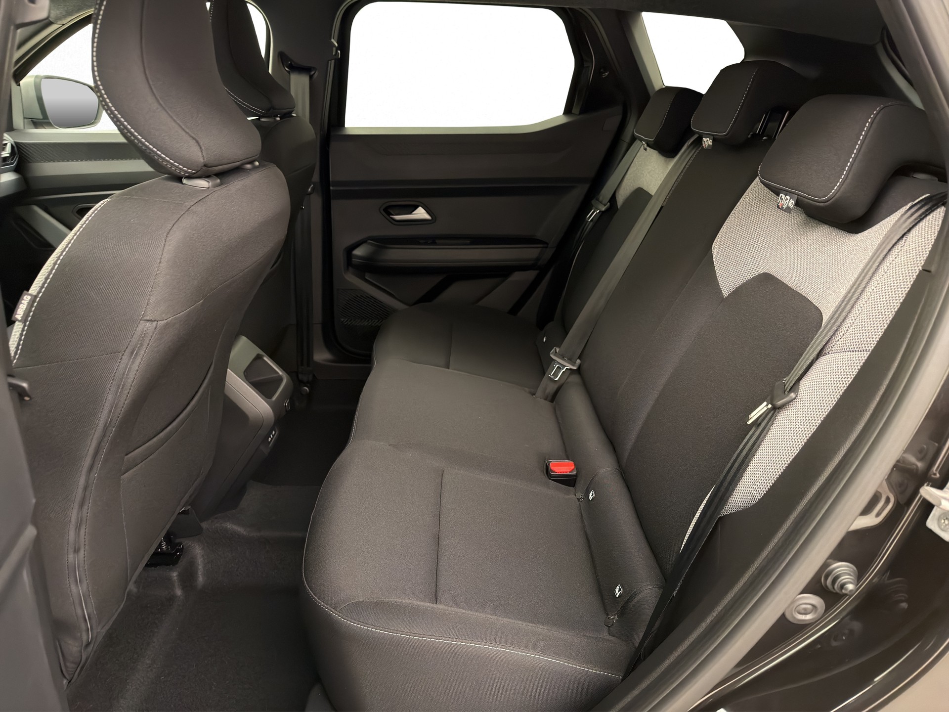 DACIA Duster 1.2 Hybrid Journey 4WD-image-11