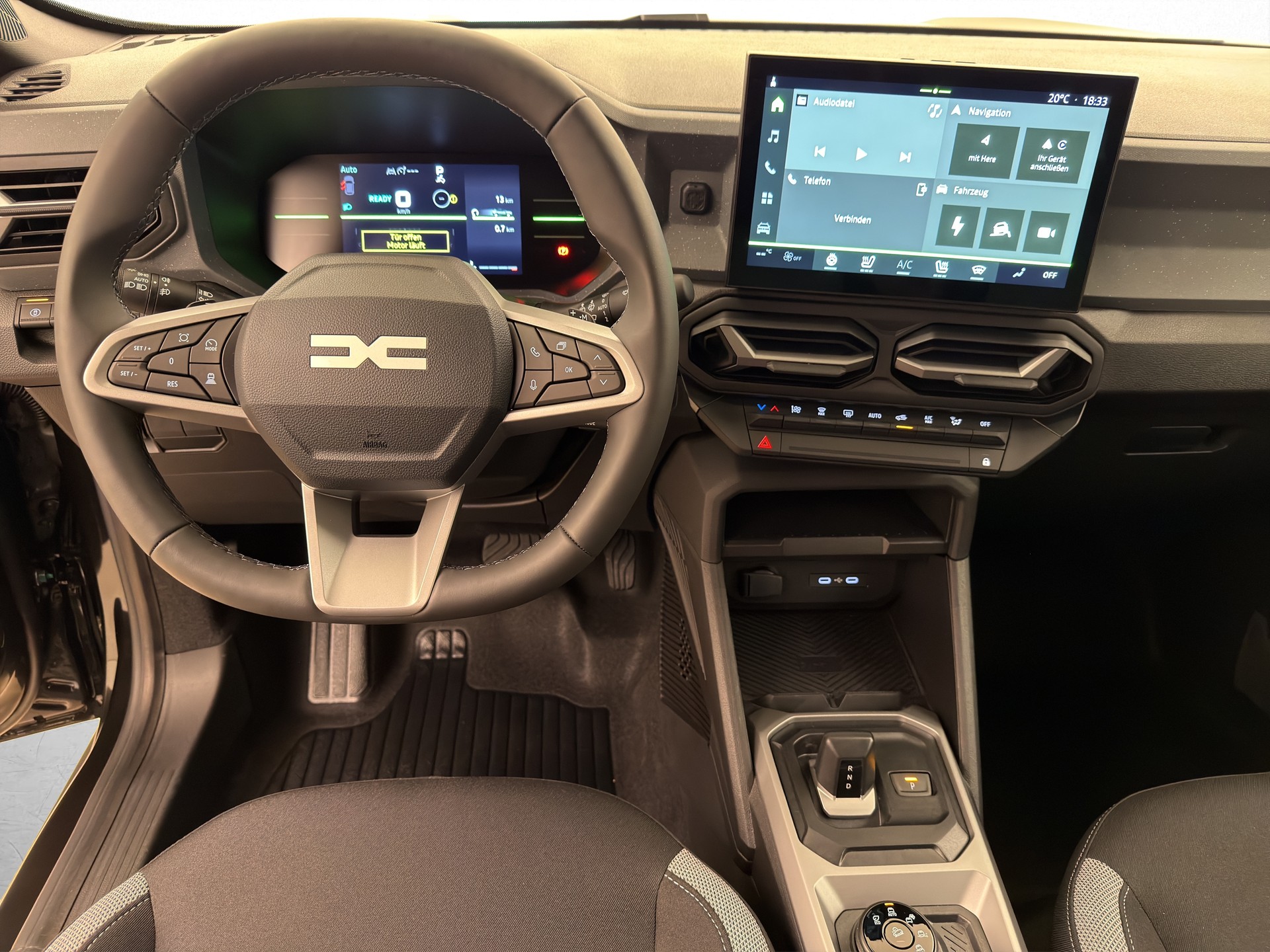 DACIA Duster 1.2 Hybrid Journey 4WD-image-8