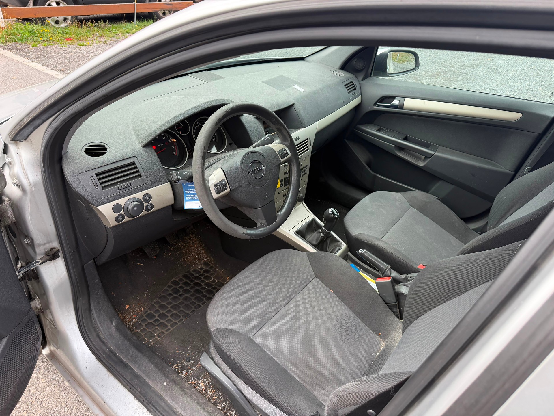 OPEL Astra Caravan 1.6i 16V-image-7