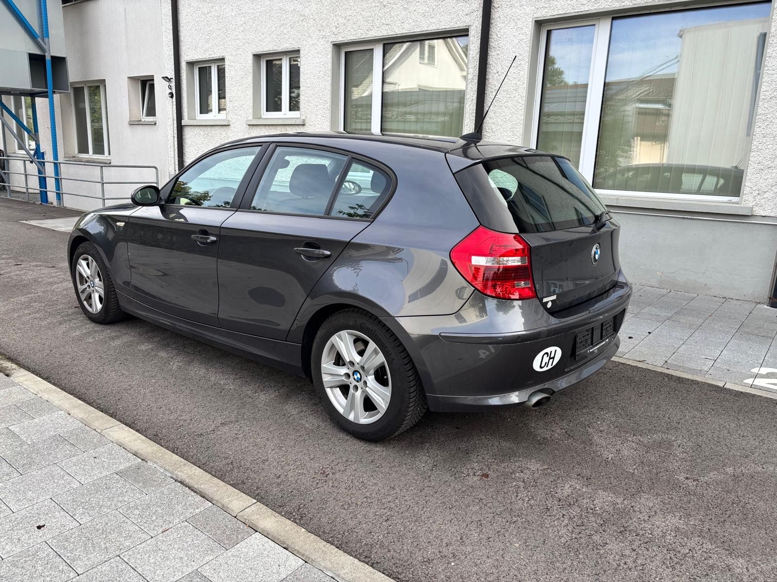 BMW 120d Steptronic-image-3