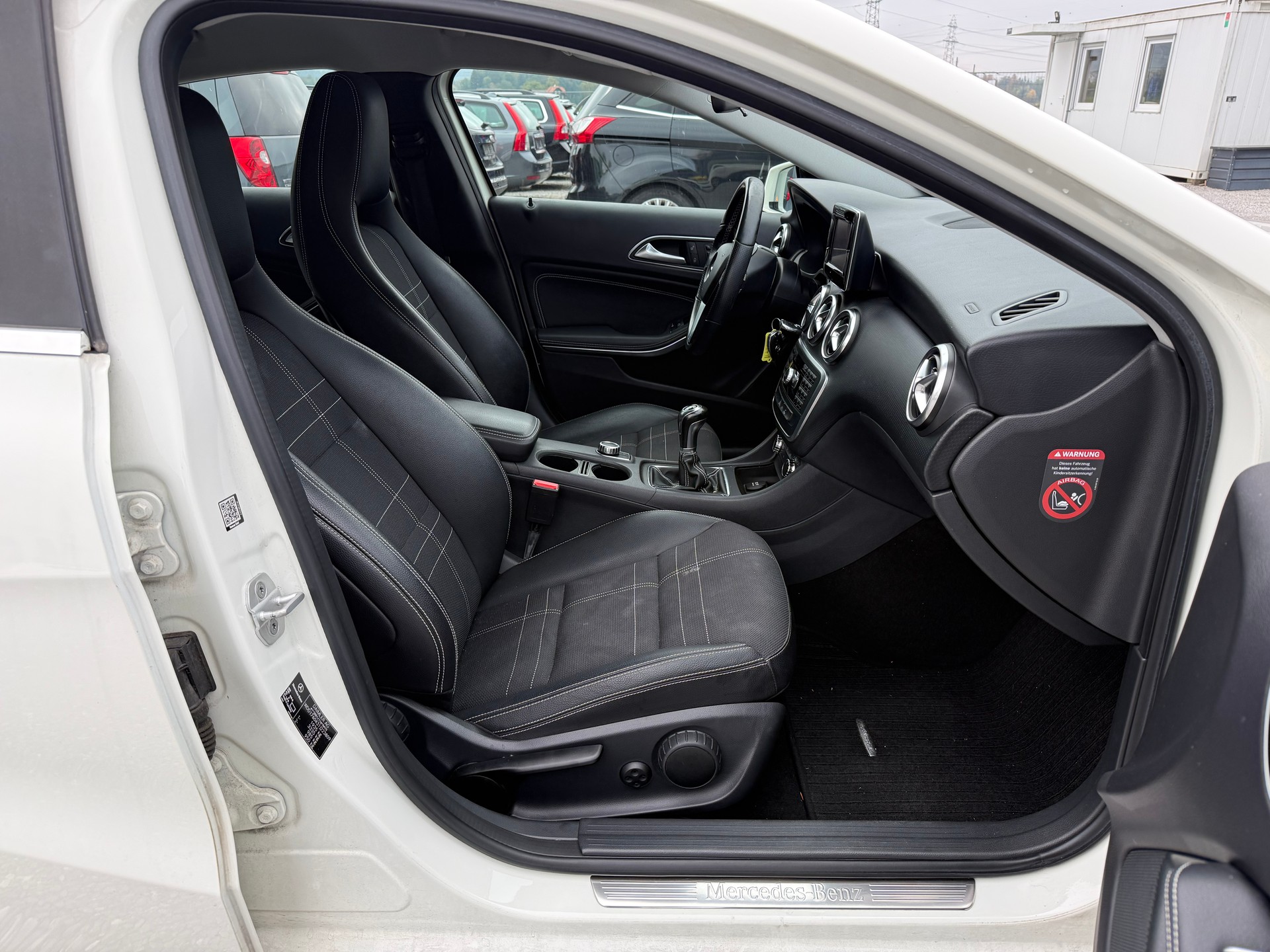 MERCEDES-BENZ A 200 Urban-image-6