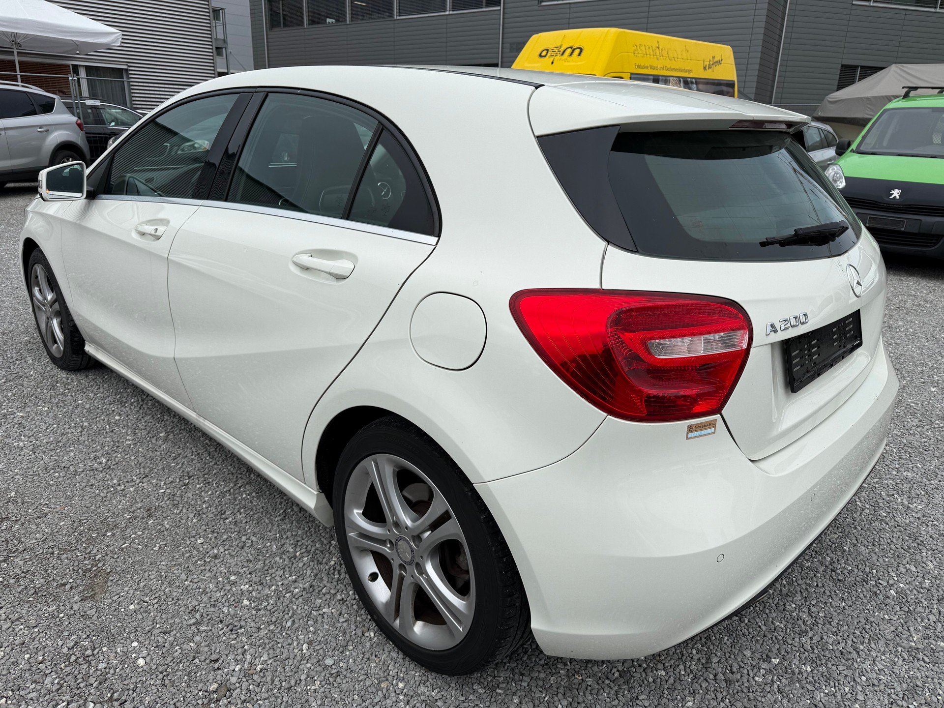 MERCEDES-BENZ A 200 Urban-image-2