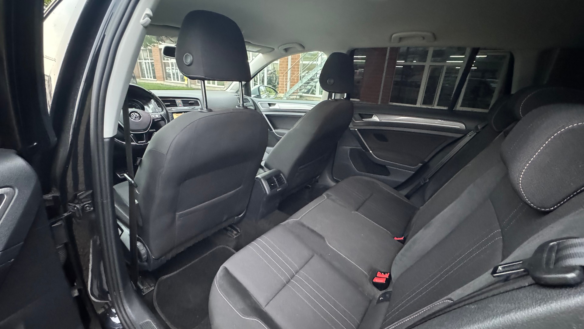 VW Golf 1.8 TSI Alltrack 4Motion-image-7