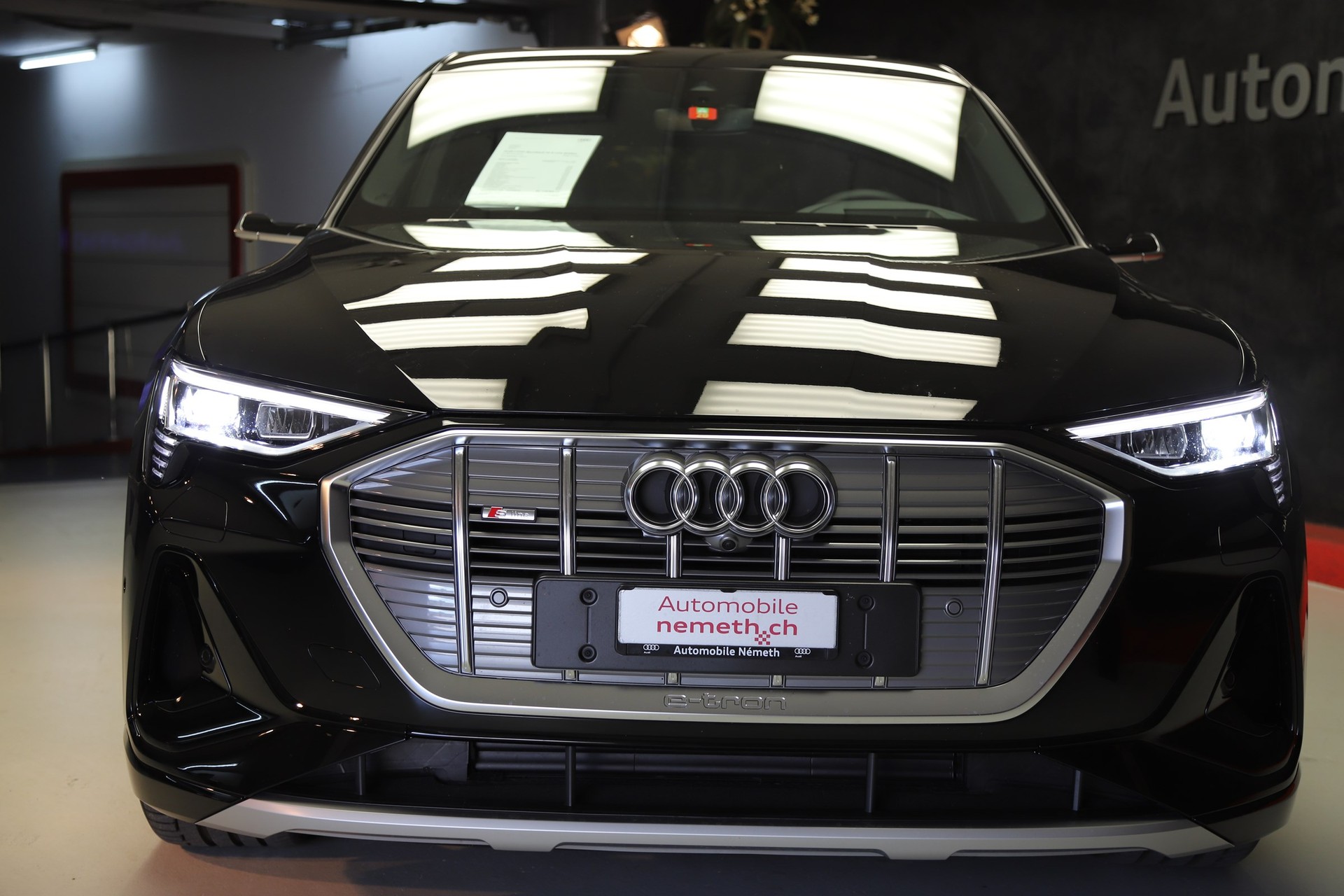 AUDI e-tron 55 Sportback S Line quattro-image-4