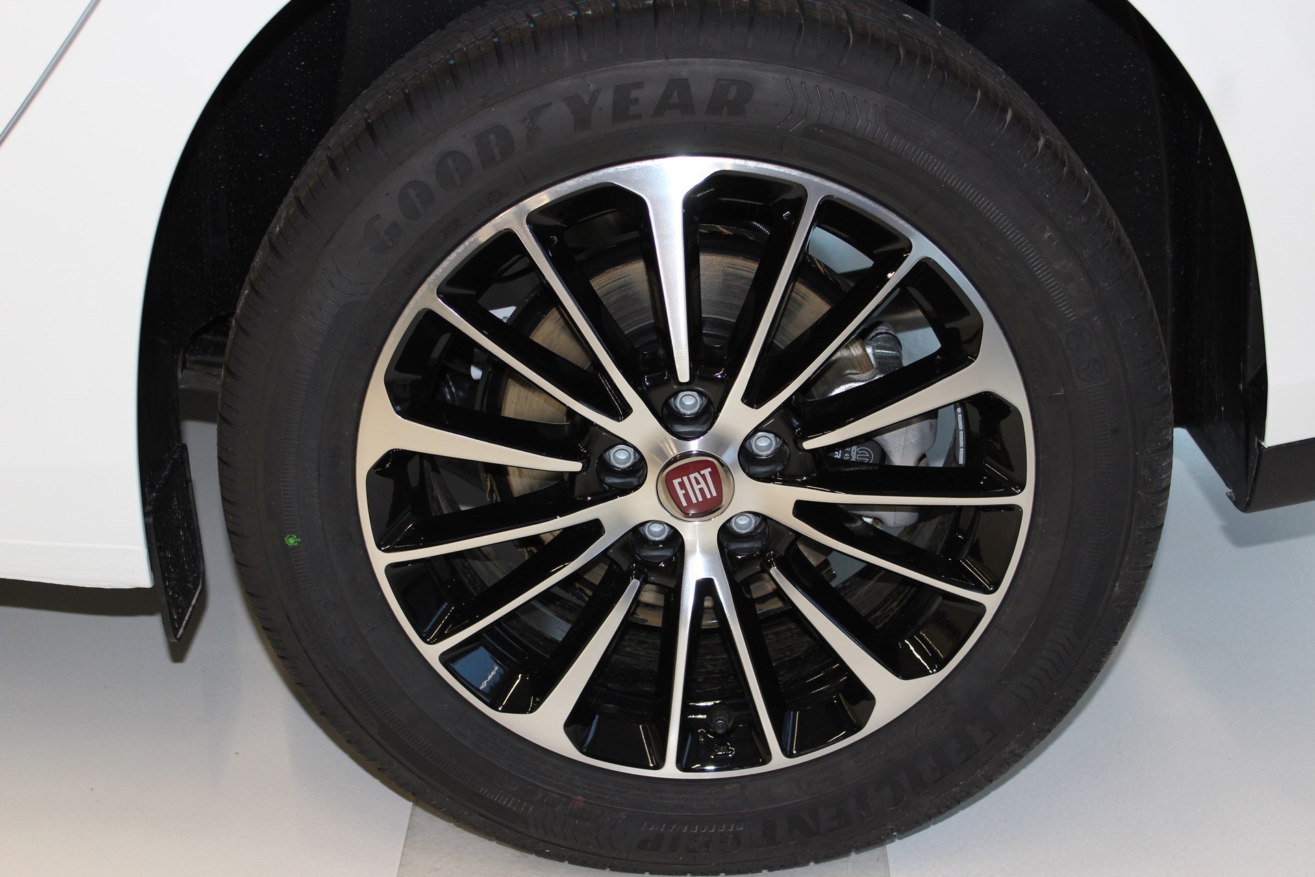 FIAT Tipo Hybrid 1.5 Swiss Edition-image-13