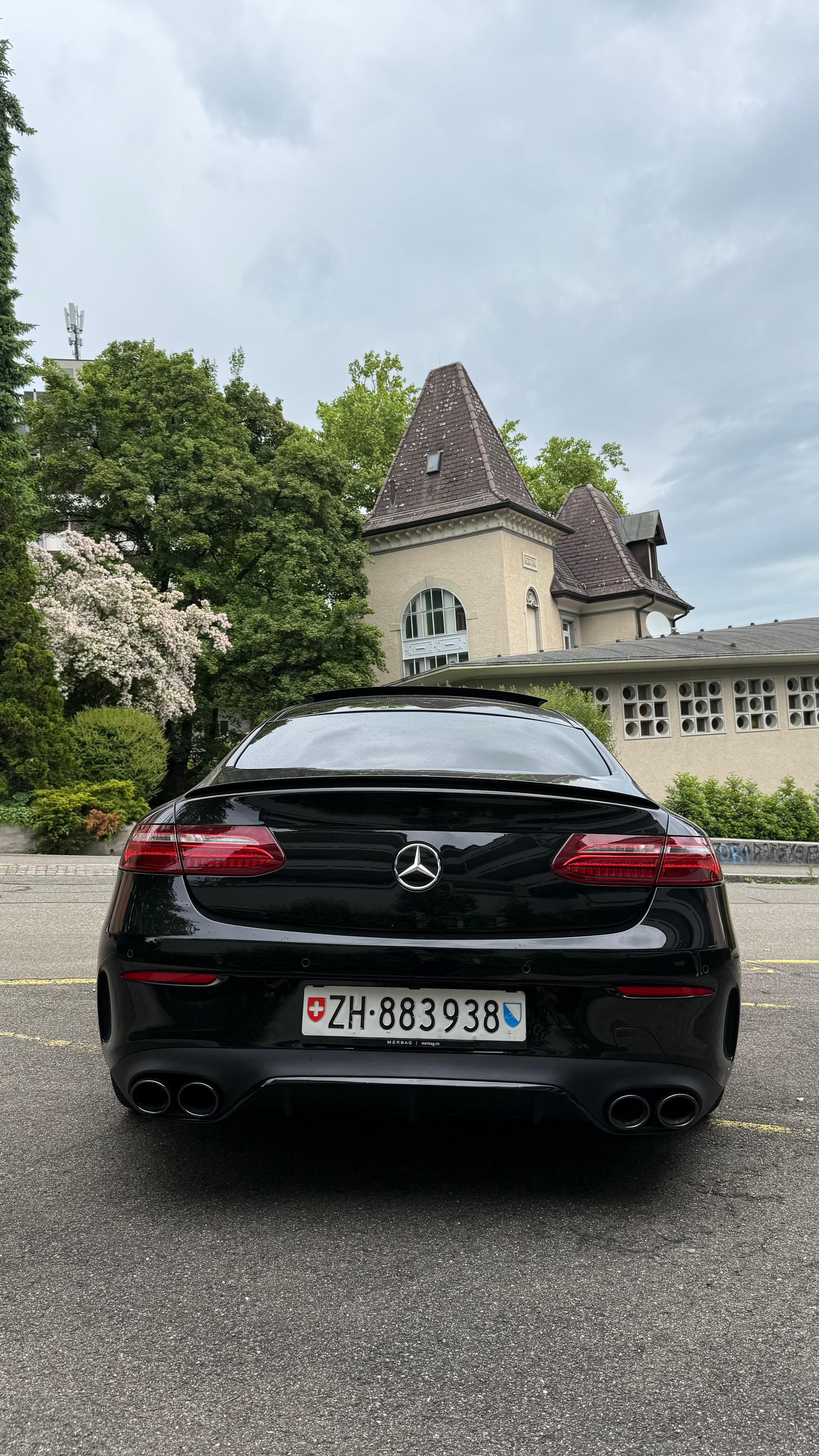 MERCEDES-BENZ E 220 d Coupé AMG Line 9G-Tronic-image-8
